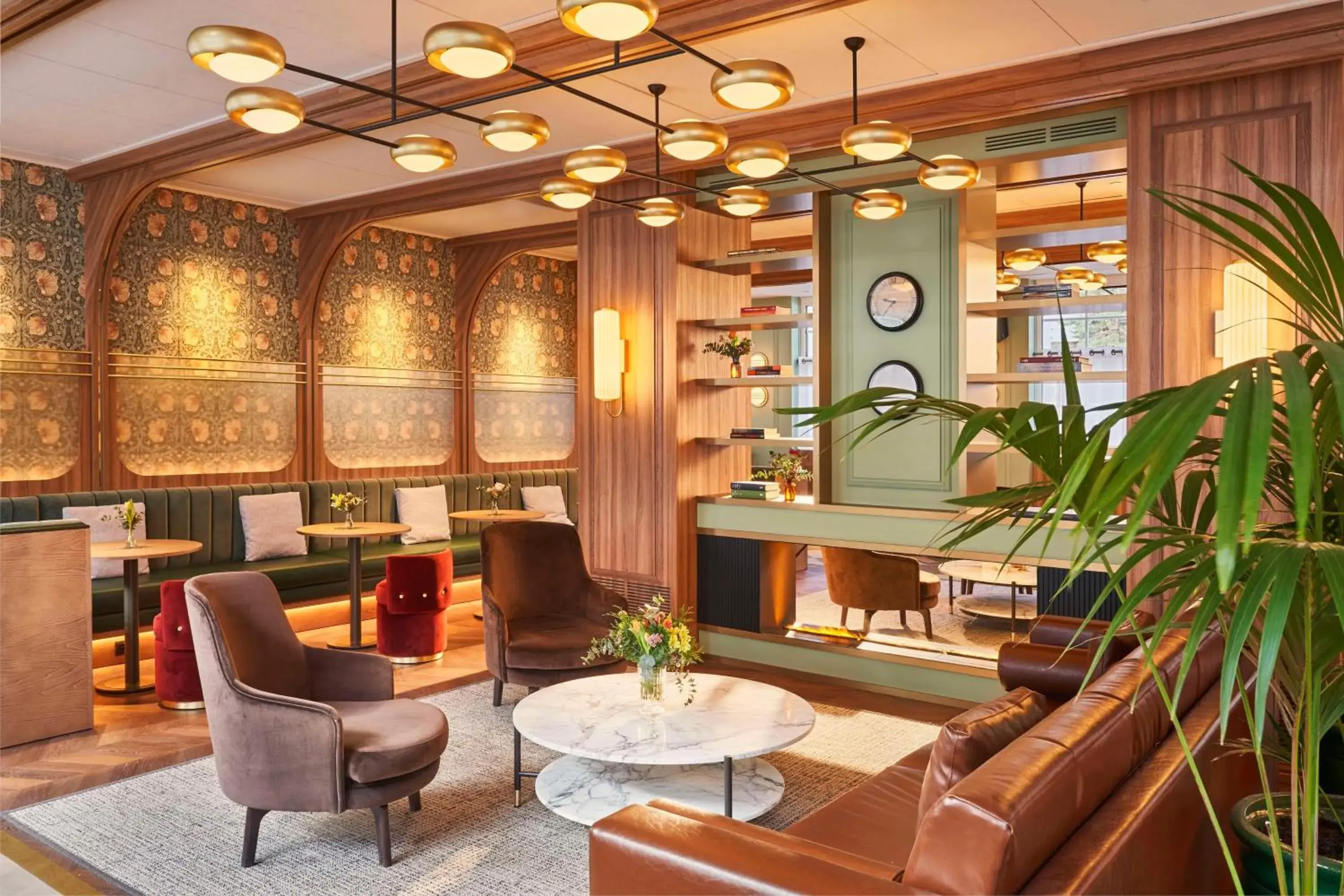 Lounge or bar in Canfranc Estación, a Royal Hideaway Hotel - Gran Lujo Lounge or bar in Canfranc Estación, a Royal Hideaway Hotel - Gran Lujo