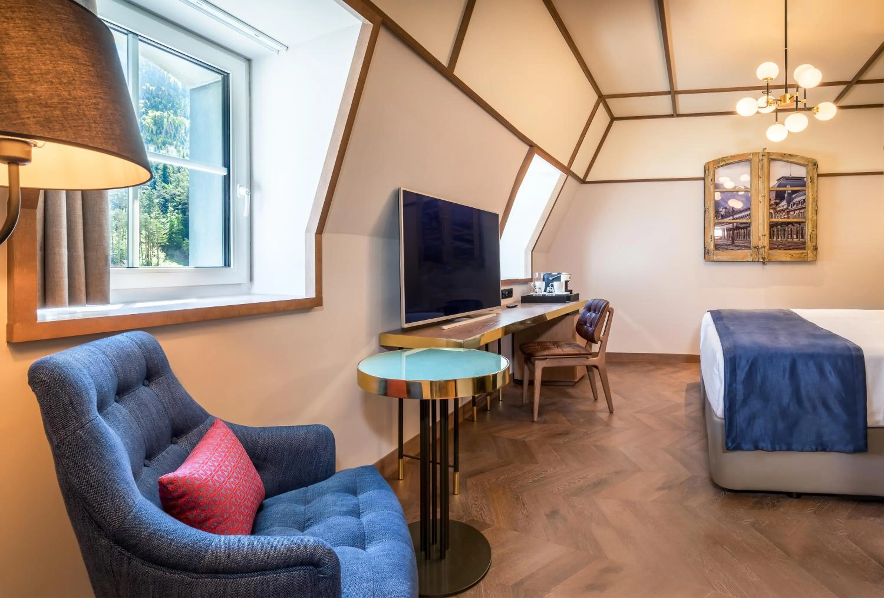 Photo of the whole room in Canfranc Estación, a Royal Hideaway Hotel - Gran Lujo