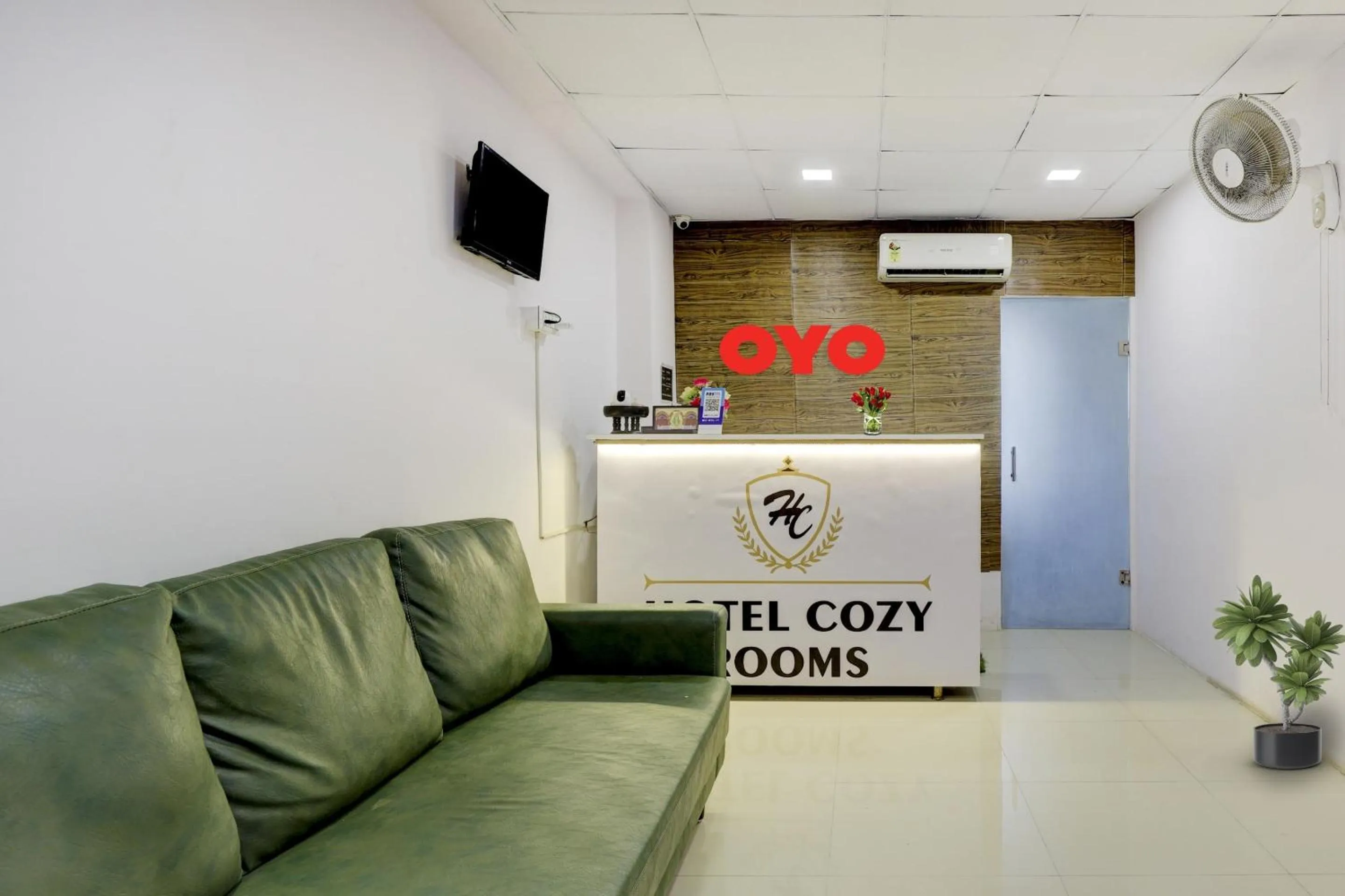 Lobby or reception in Hotel O Cozy Rooms