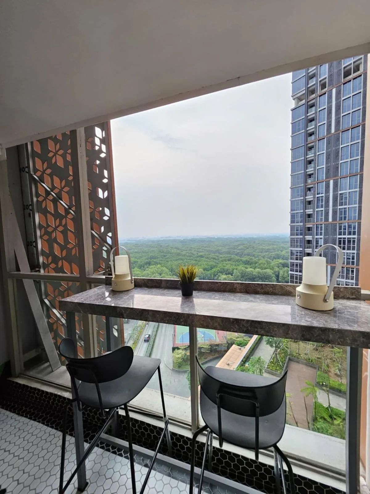 Day in Gold Coast Apartemen PIK by Dluxx