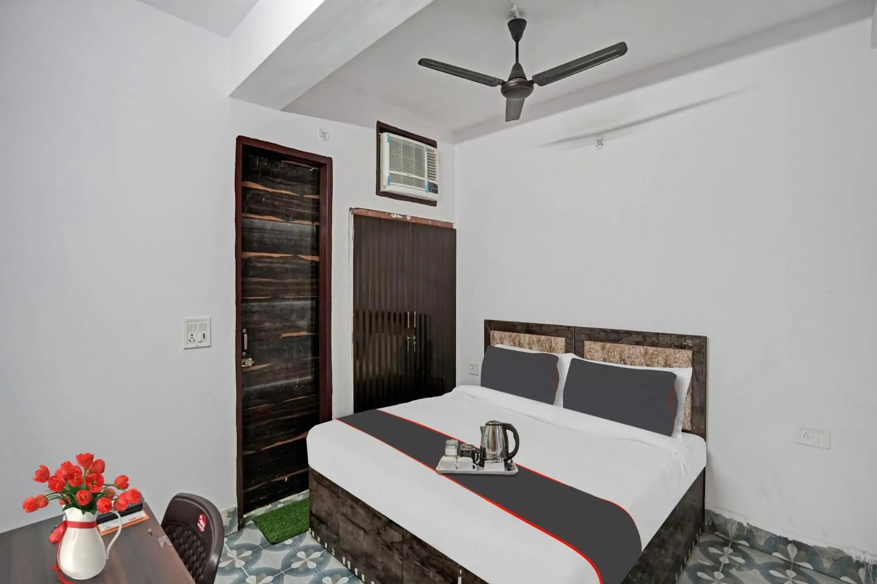 Lobby or reception, Bed in Hotel O SK Residency Rohini Lobby or reception, Bed in Hotel O SK Residency Rohini
