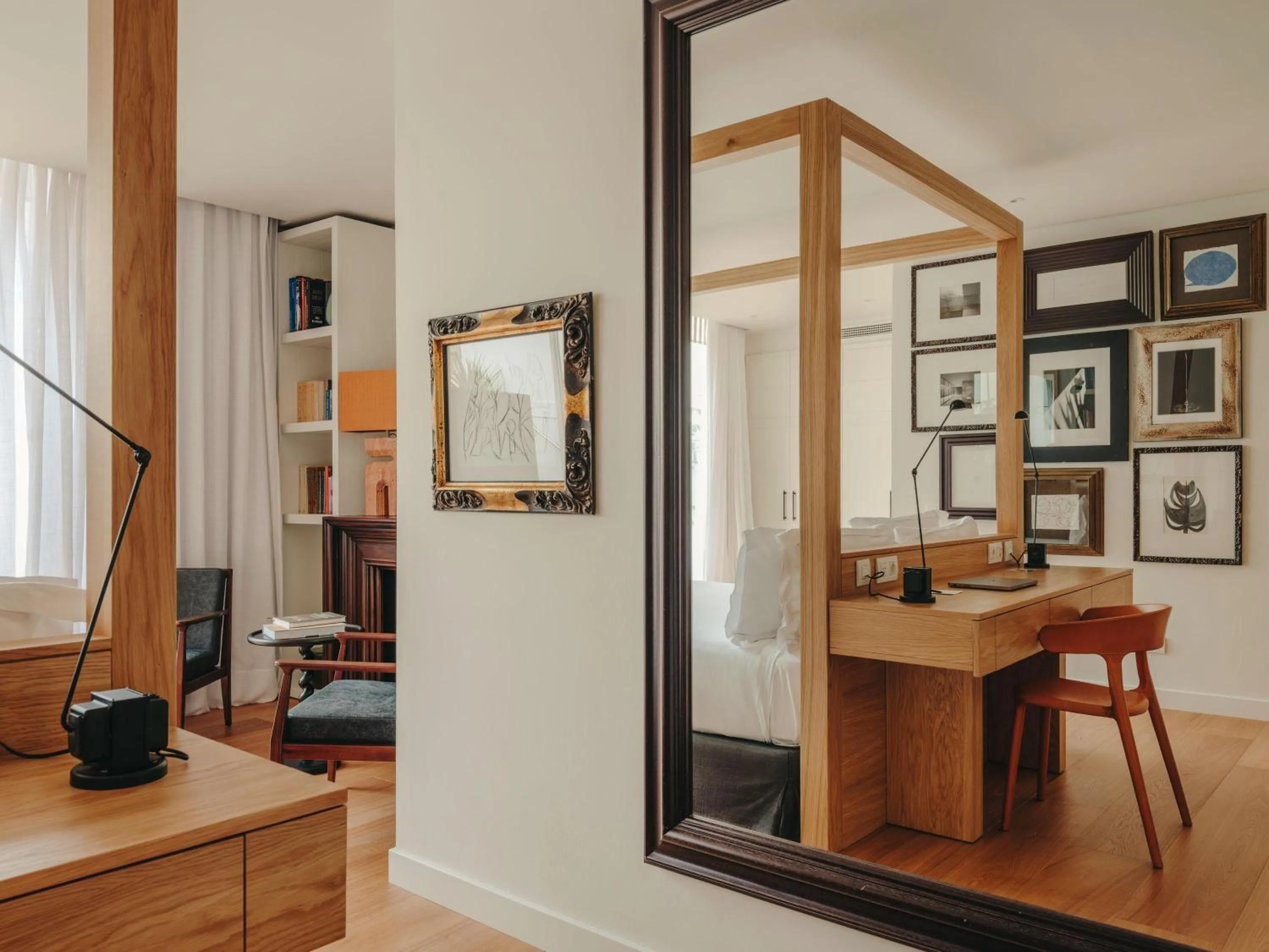 Photo of the whole room in Hotel Pulitzer Barcelona