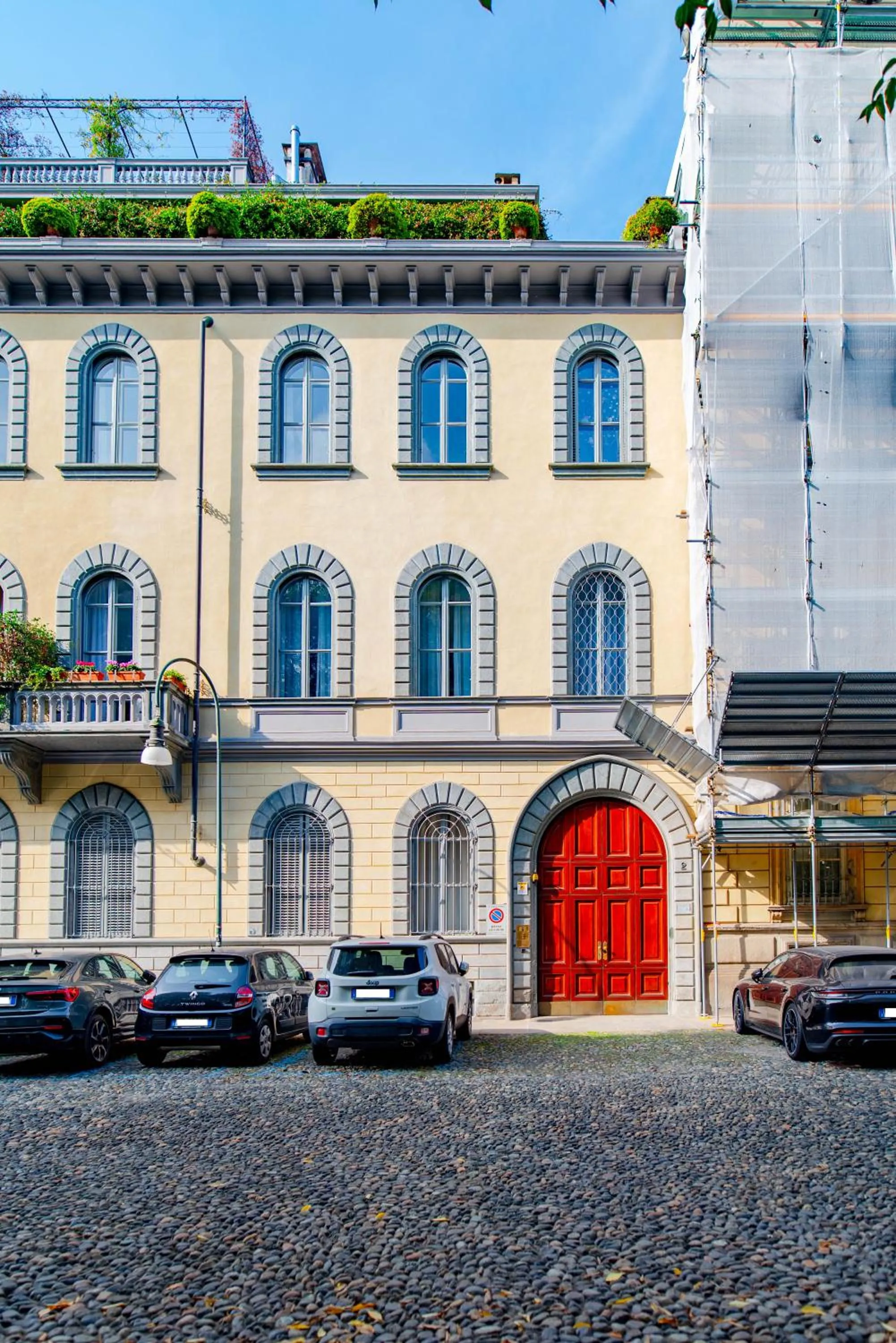 Property building in The Queen, AC, Parking by HAPPYHOSTORINO