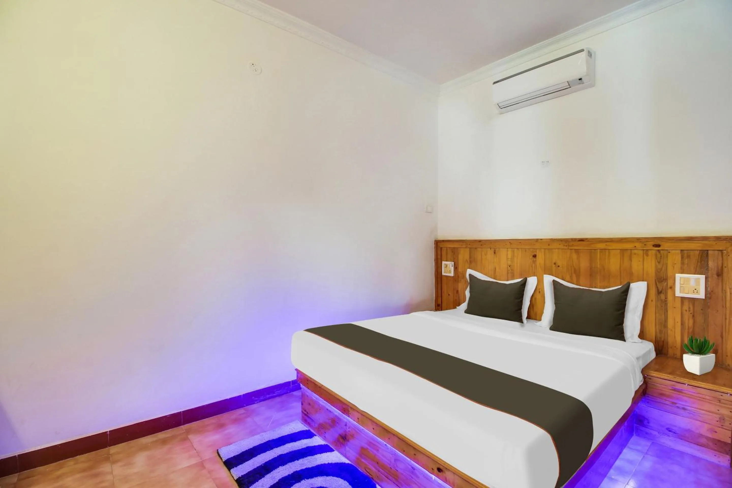 Bedroom, Bed in Collection O Bay