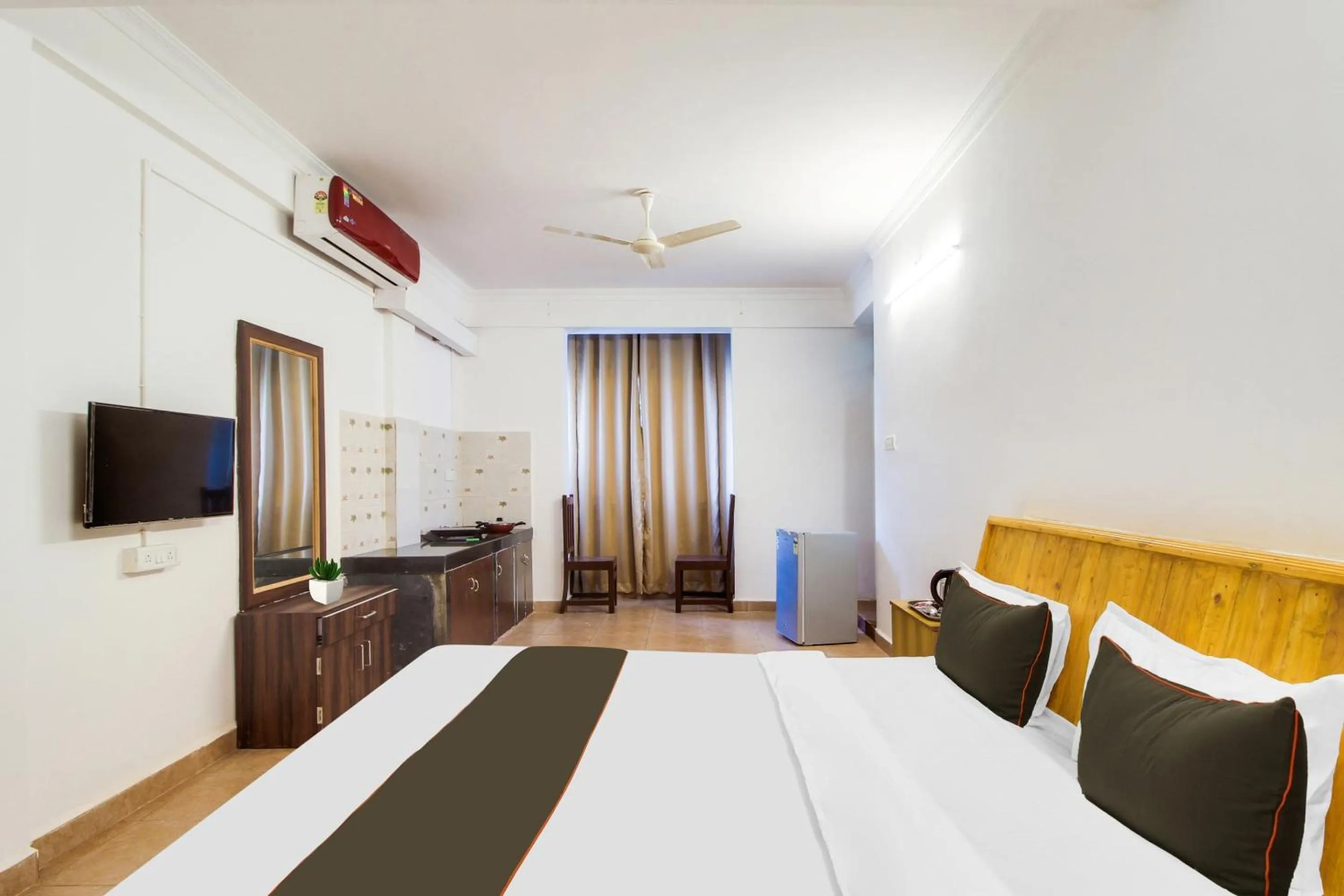 Bedroom, Bed in Collection O Bay