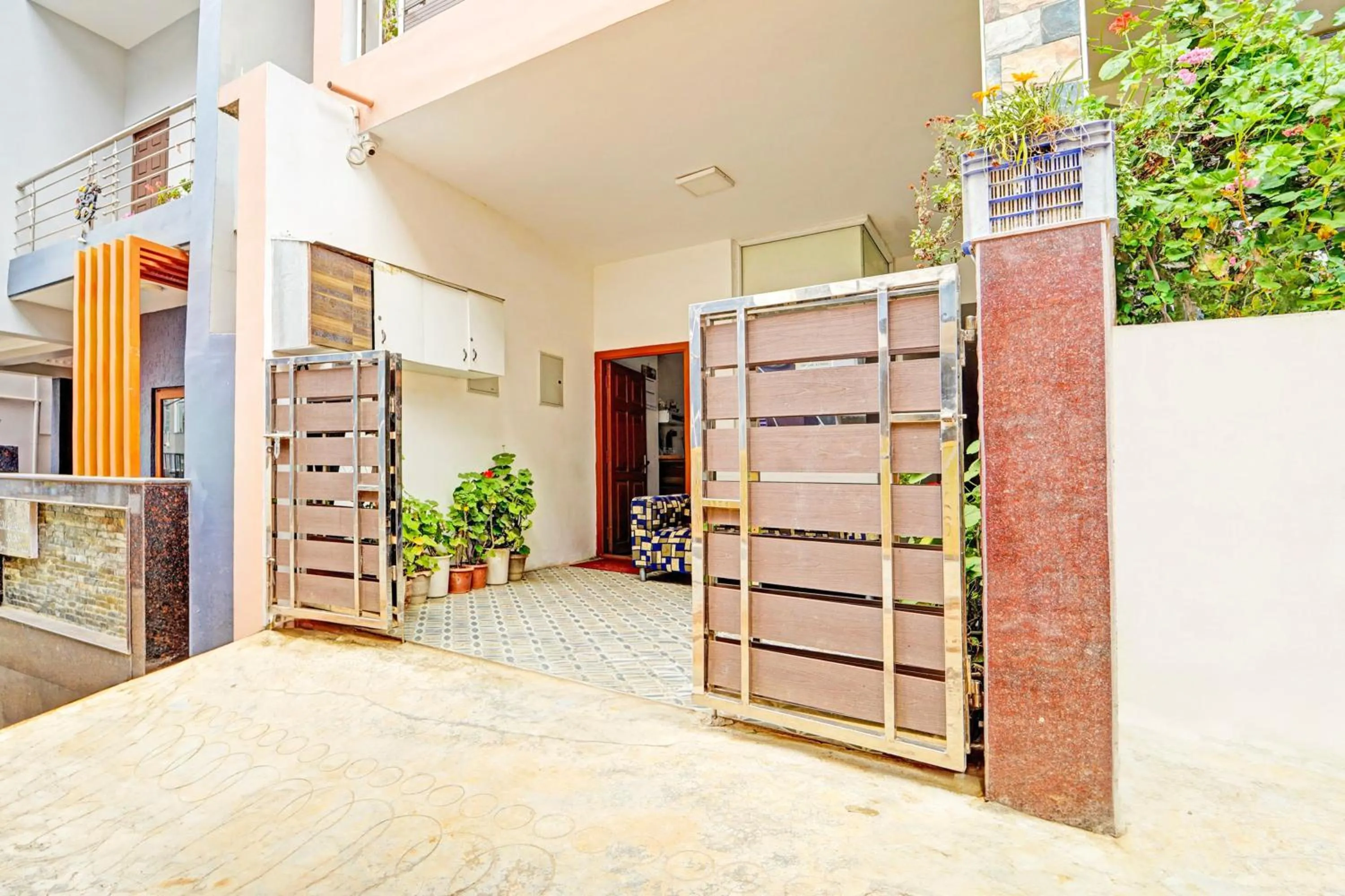 Facade/entrance in Super Hotel O Vijaynagar Road Formerly Anmol Peace Stay