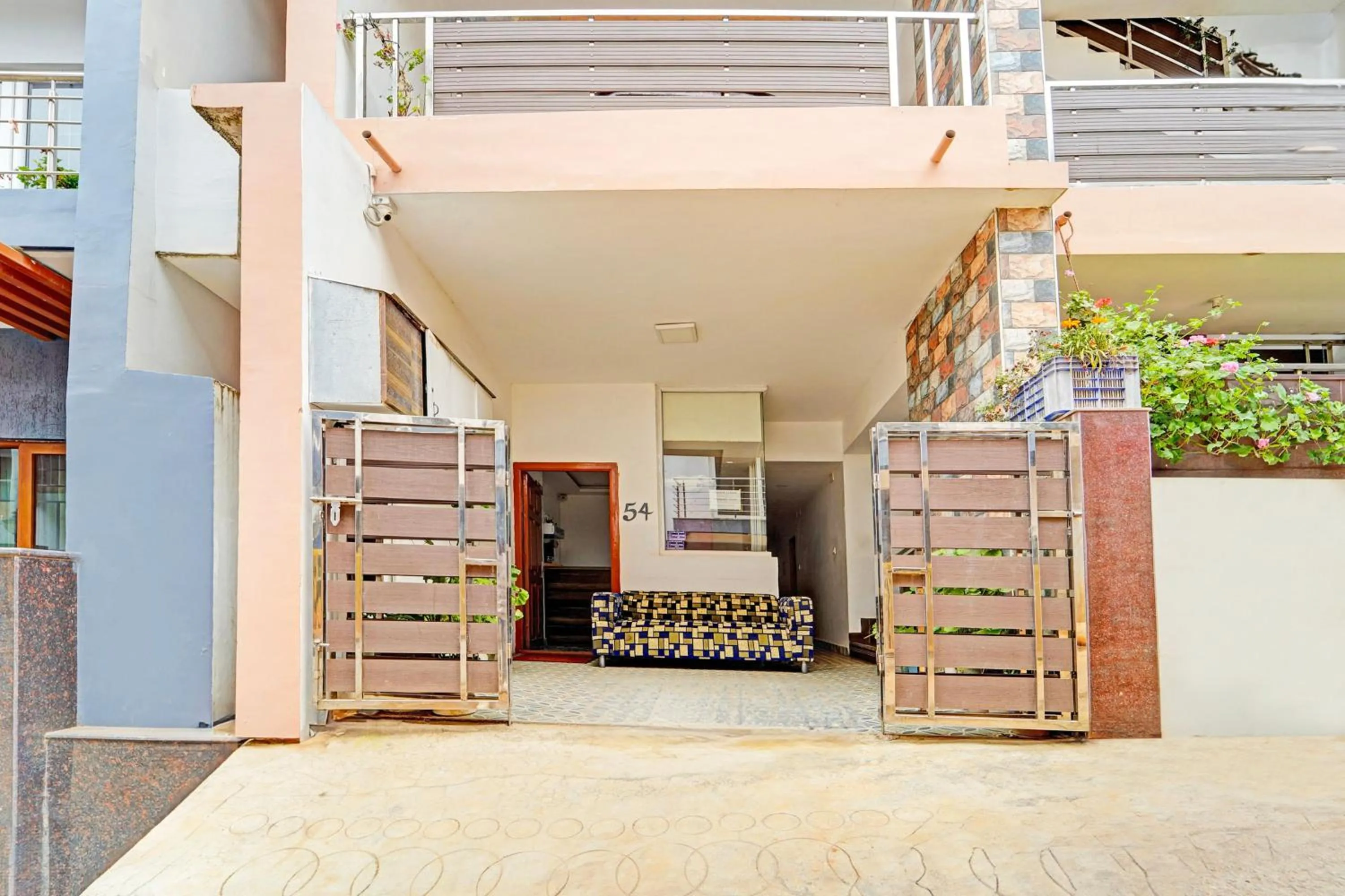 Facade/entrance in Super Hotel O Vijaynagar Road Formerly Anmol Peace Stay