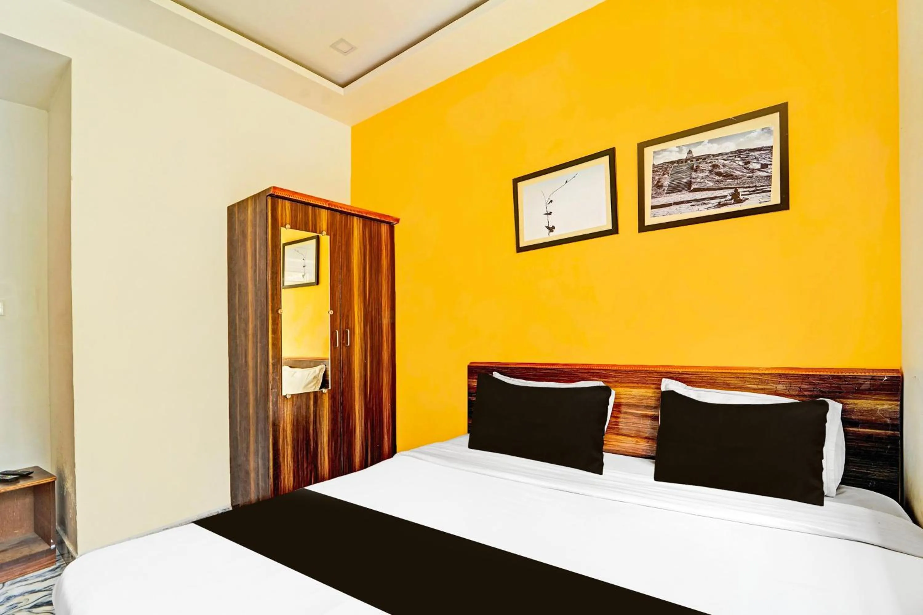 Bedroom, Bed in Super Hotel O Vijaynagar Road Formerly Anmol Peace Stay