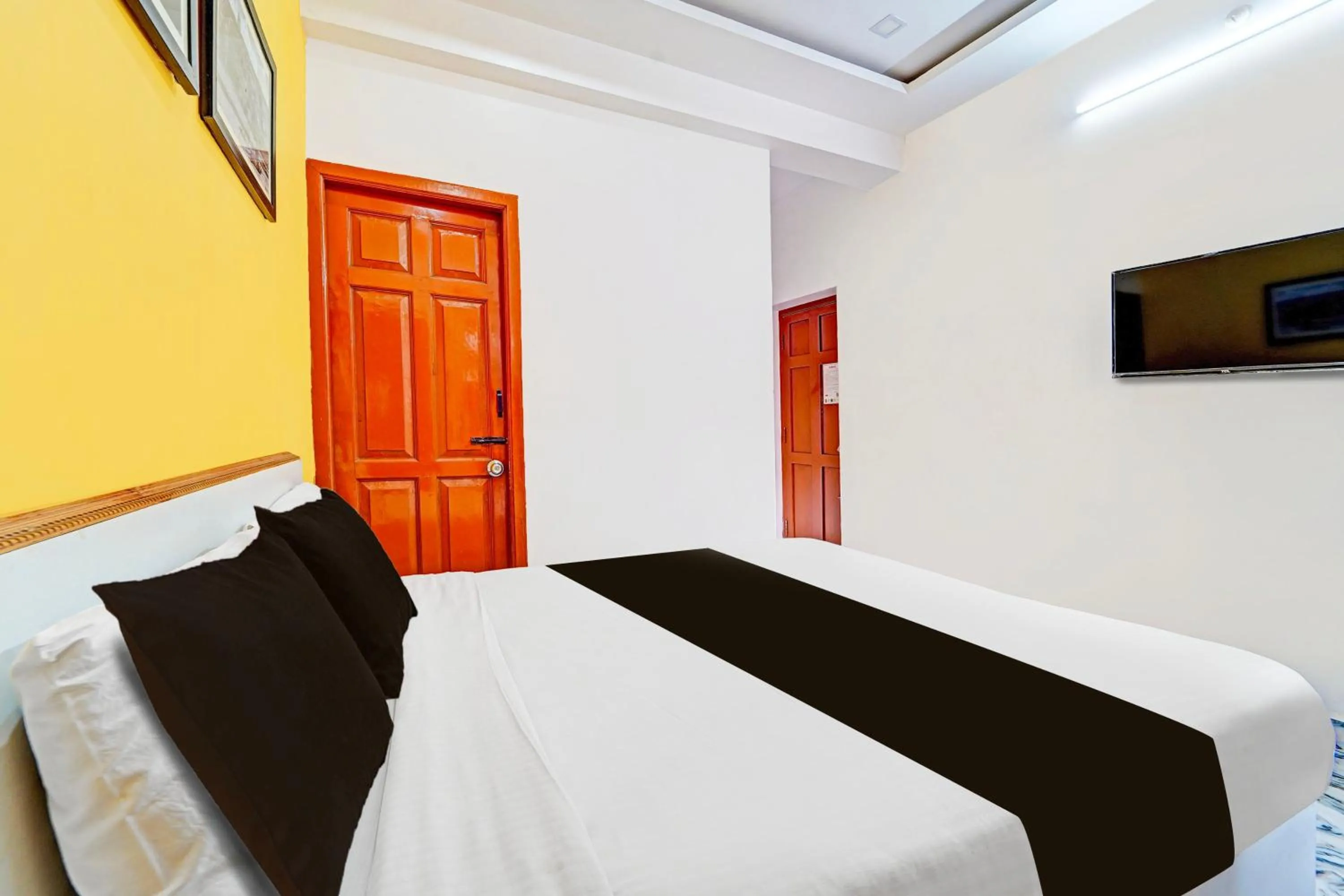 Bedroom, Bed in Super Hotel O Vijaynagar Road Formerly Anmol Peace Stay
