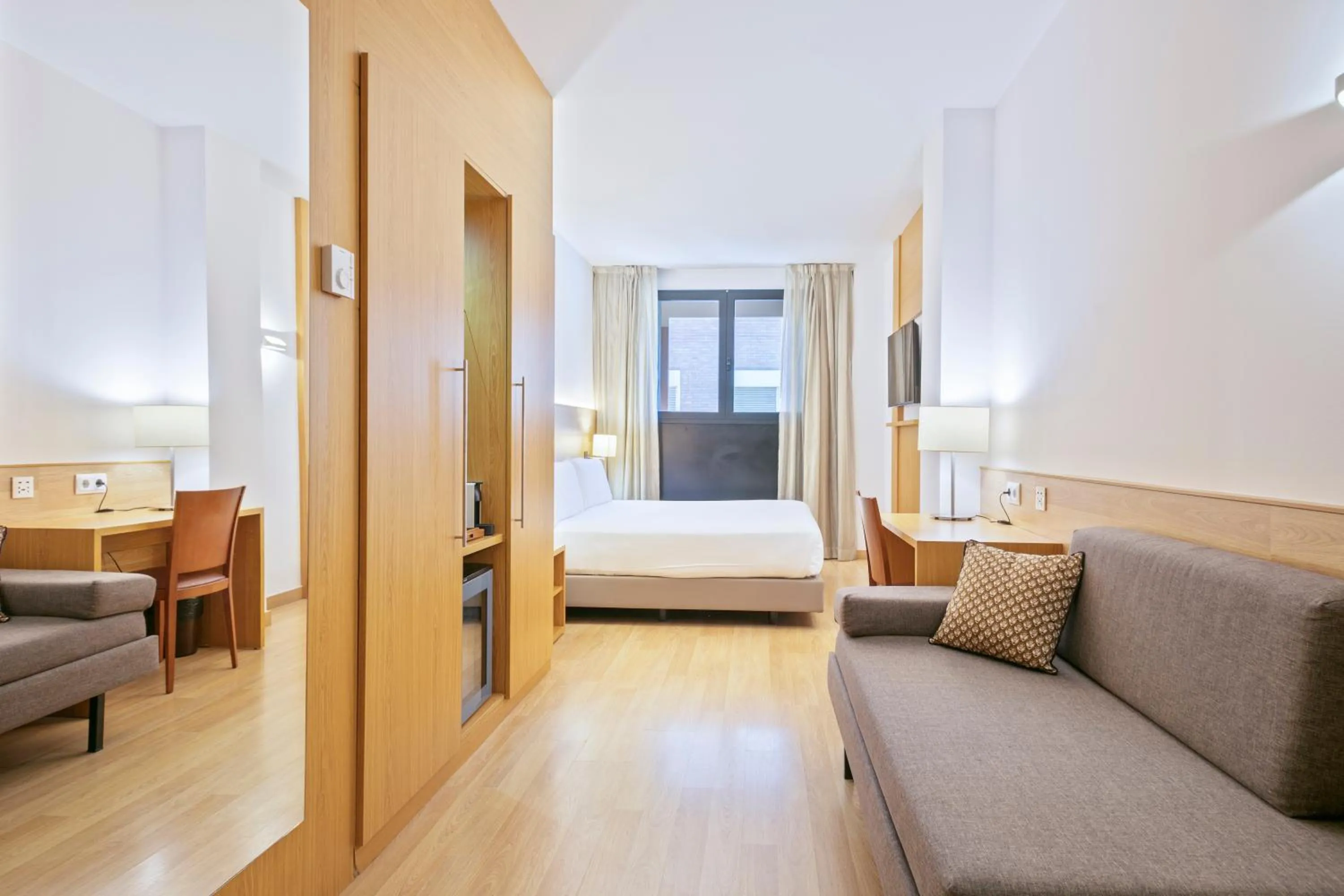 Bedroom, Bed in Hotel Acta Azul Barcelona