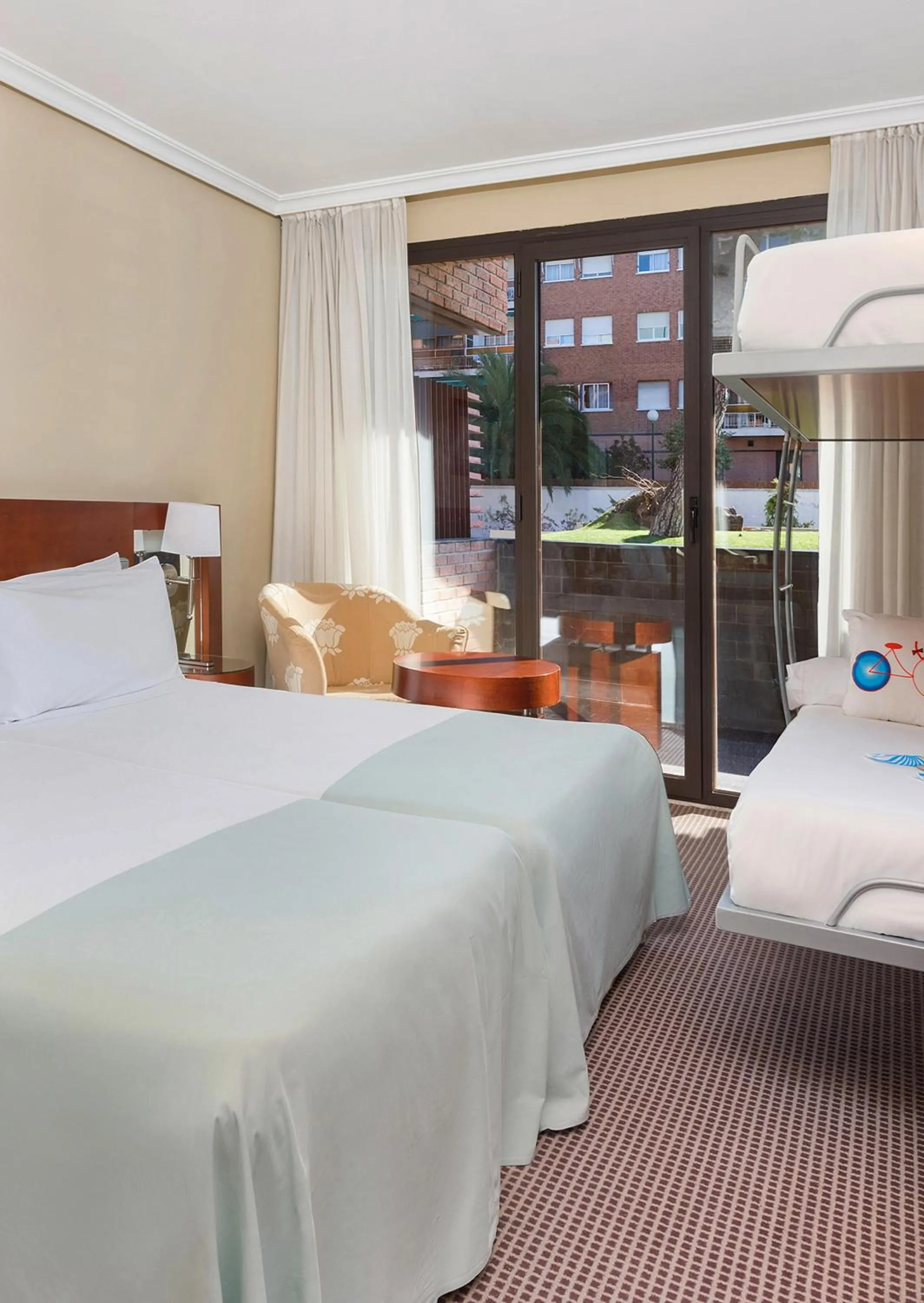 Bed in Hotel Madrid Alameda Aeropuerto, Affiliated by Meliá