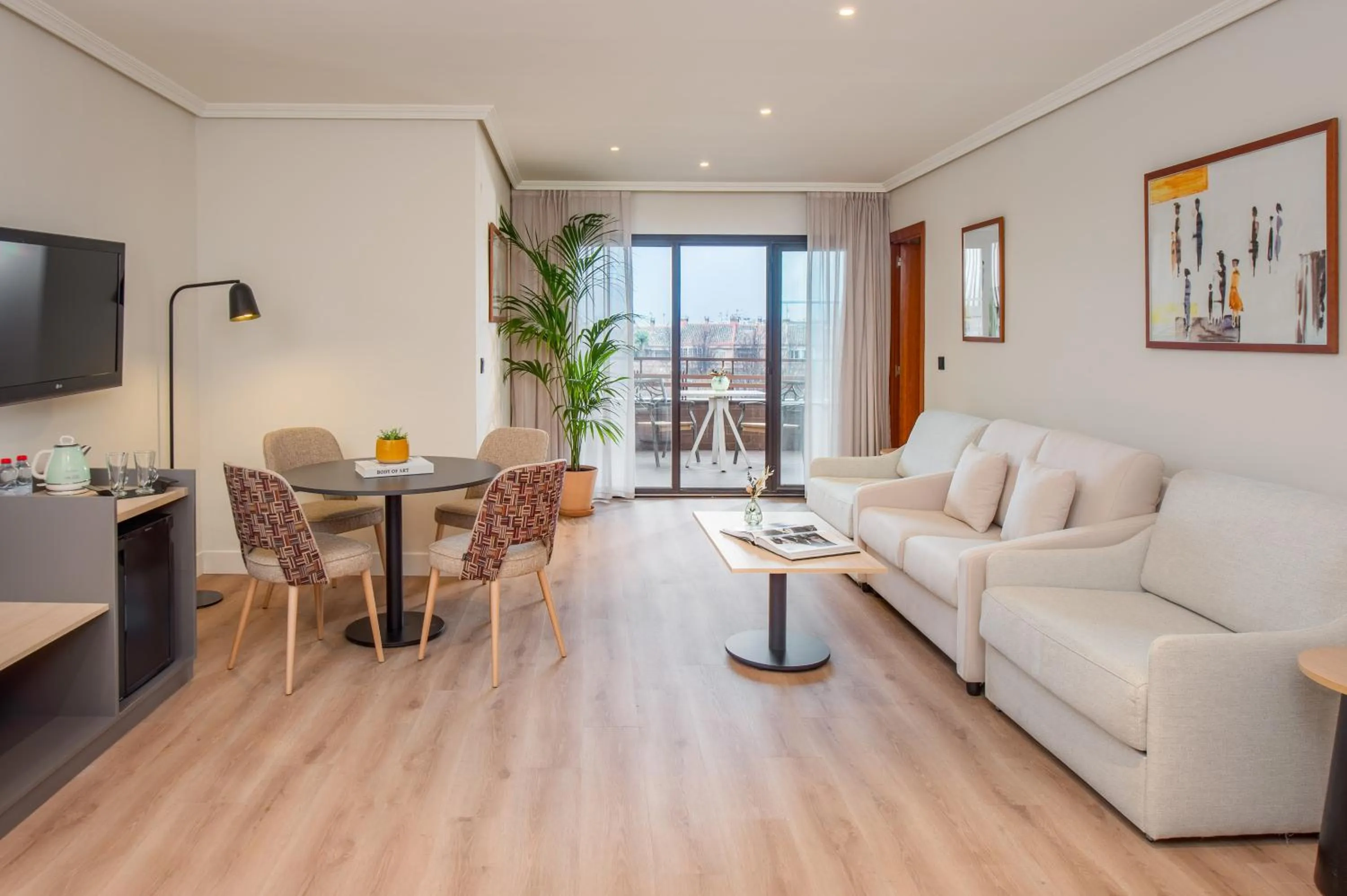 TV and multimedia in Hotel Madrid Alameda Aeropuerto, Affiliated by Meliá