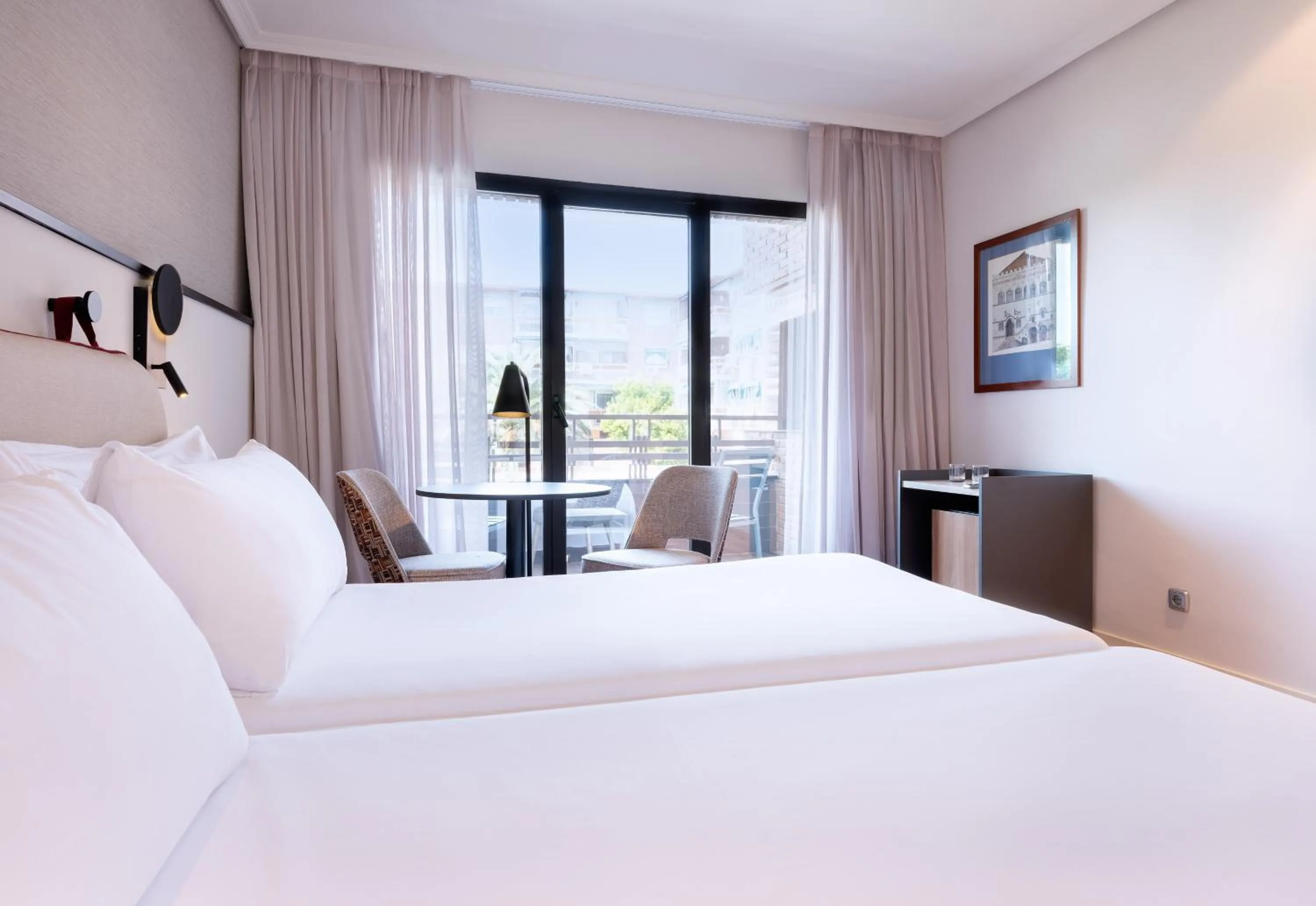 Bed in Hotel Madrid Alameda Aeropuerto, Affiliated by Meliá