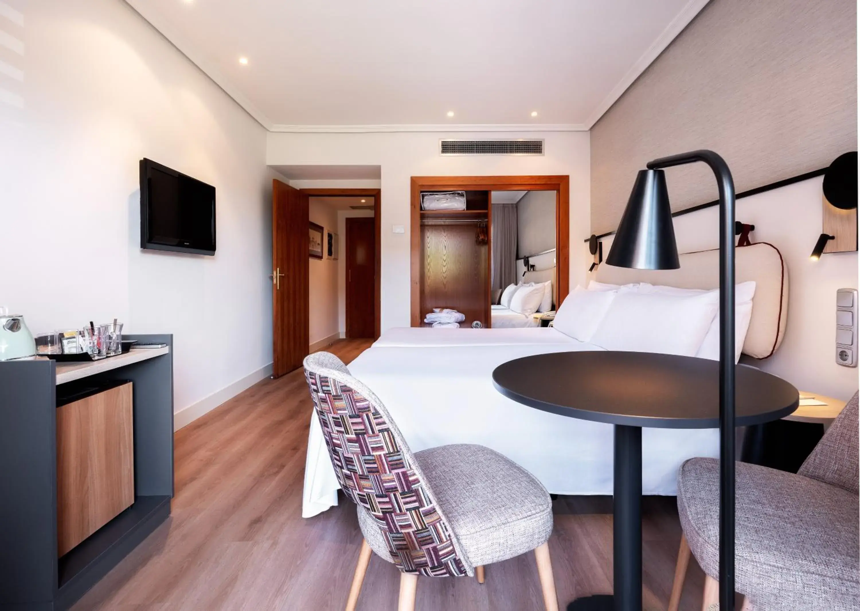 Bed in Hotel Madrid Alameda Aeropuerto, Affiliated by Meliá Bed in Hotel Madrid Alameda Aeropuerto, Affiliated by Meliá