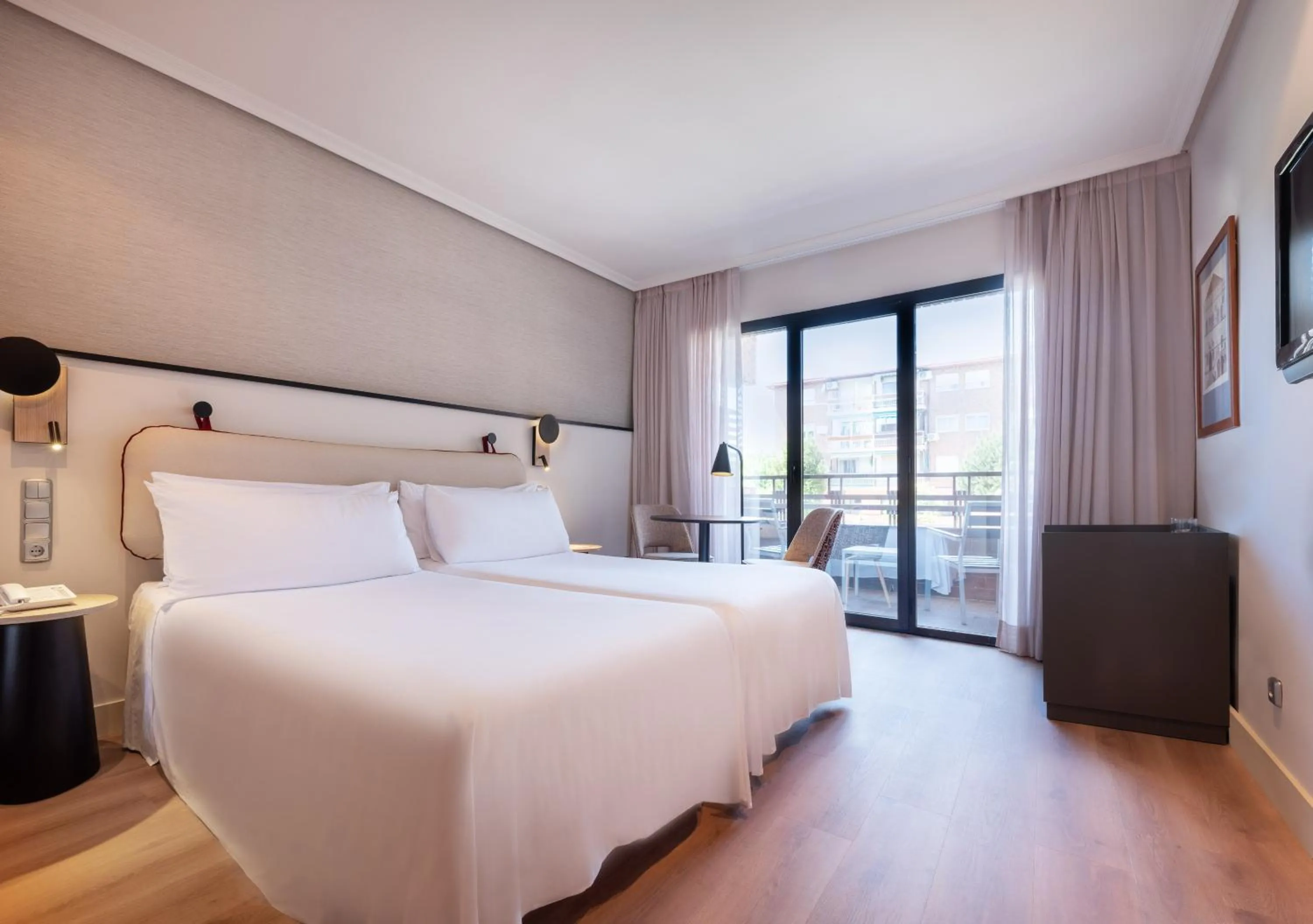 Bed in Hotel Madrid Alameda Aeropuerto, Affiliated by Meliá