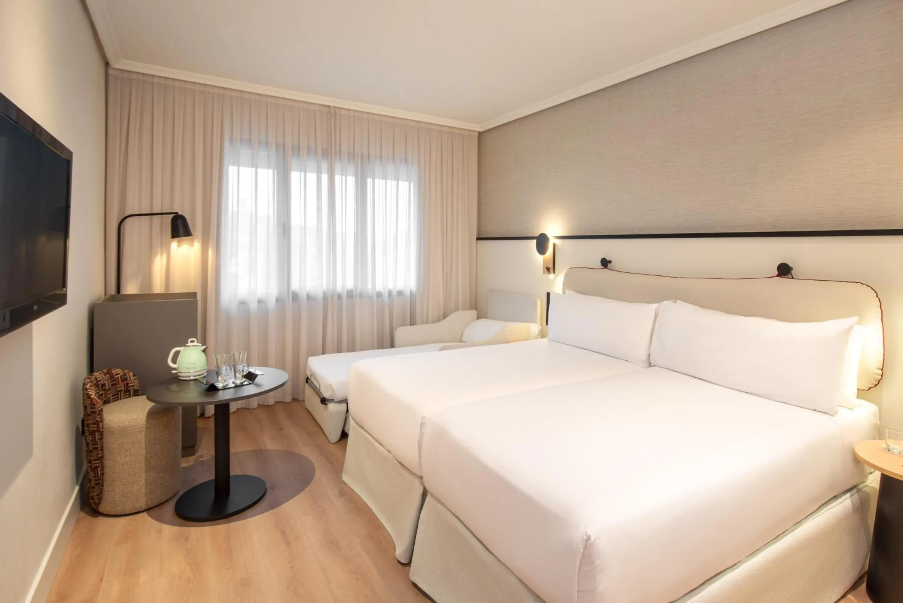 Bed in Hotel Madrid Alameda Aeropuerto, Affiliated by Meliá