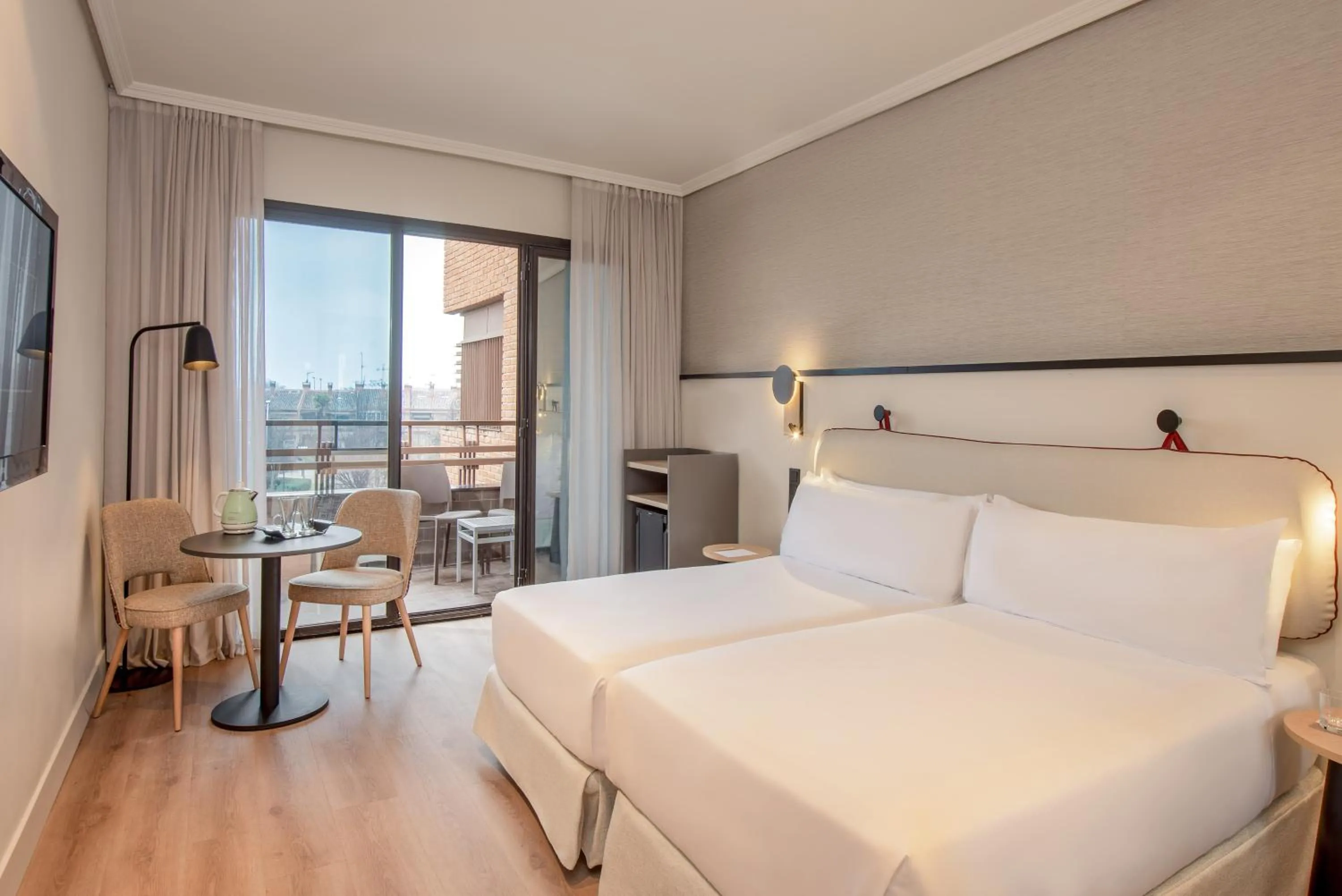 Bed in Hotel Madrid Alameda Aeropuerto, Affiliated by Meliá