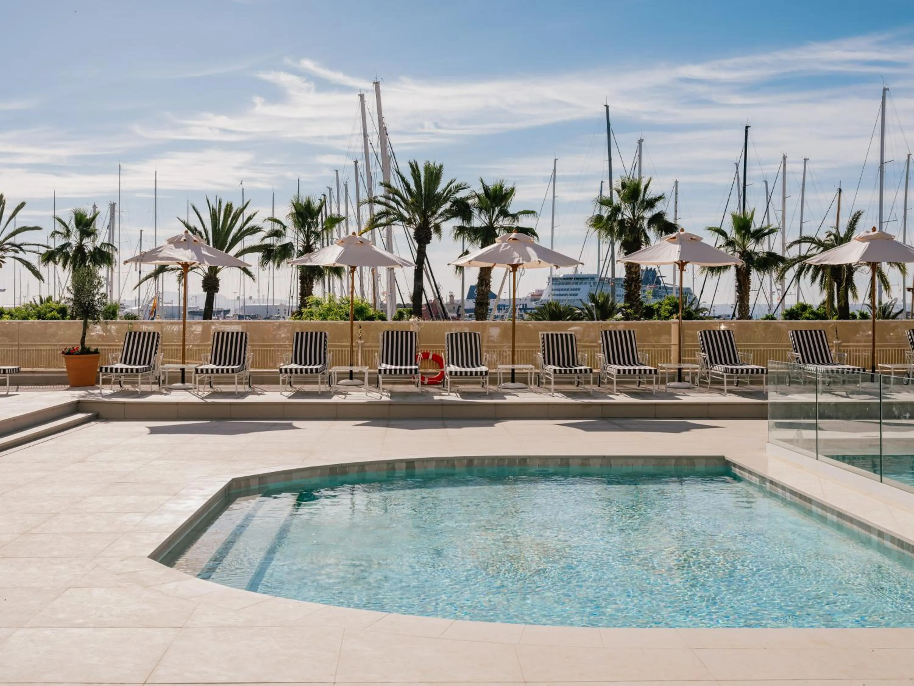 Day in Hotel Victoria Gran Meliá