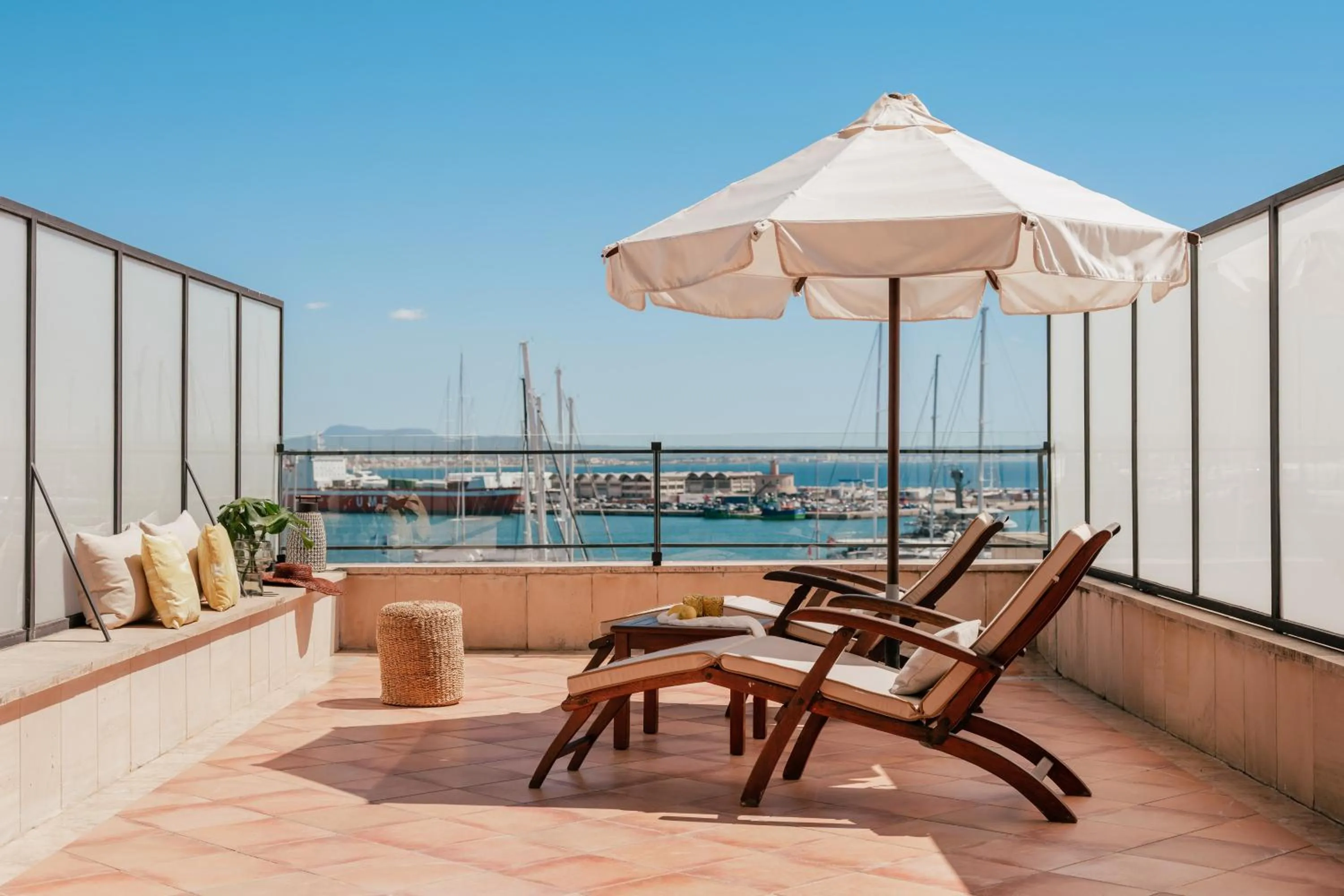 Day in Hotel Victoria Gran Meliá