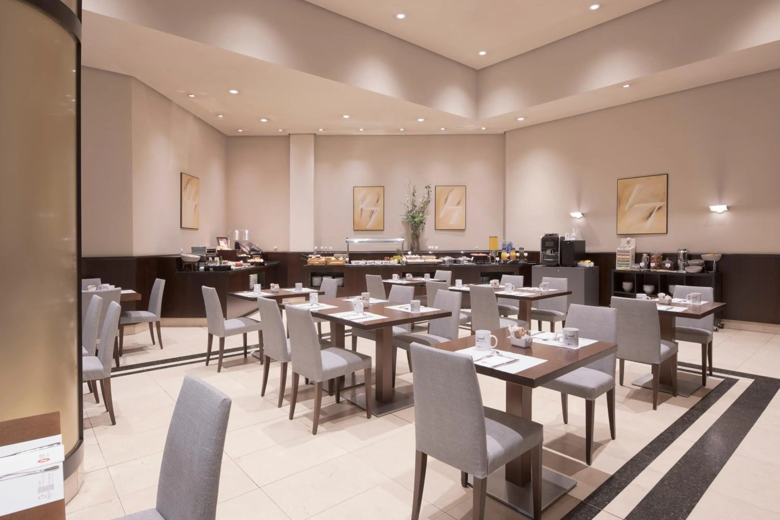 Restaurant/places to eat in Exe Oviedo Centro