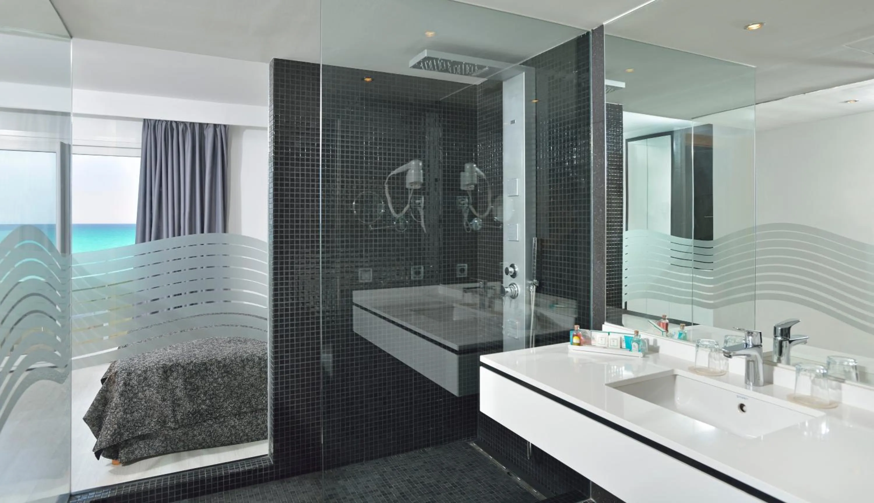 Bathroom in Hotel Hispania