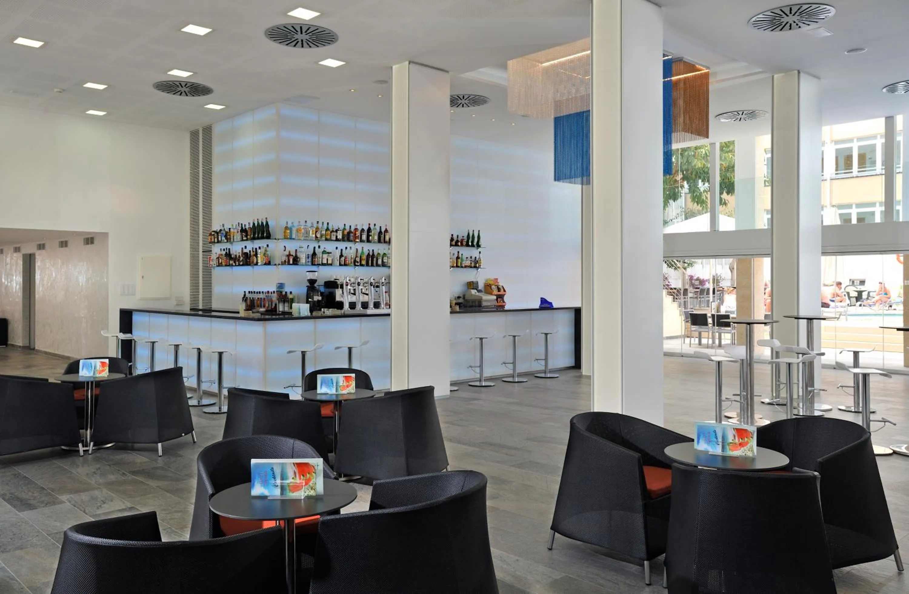 Restaurant/places to eat in Hotel Hispania