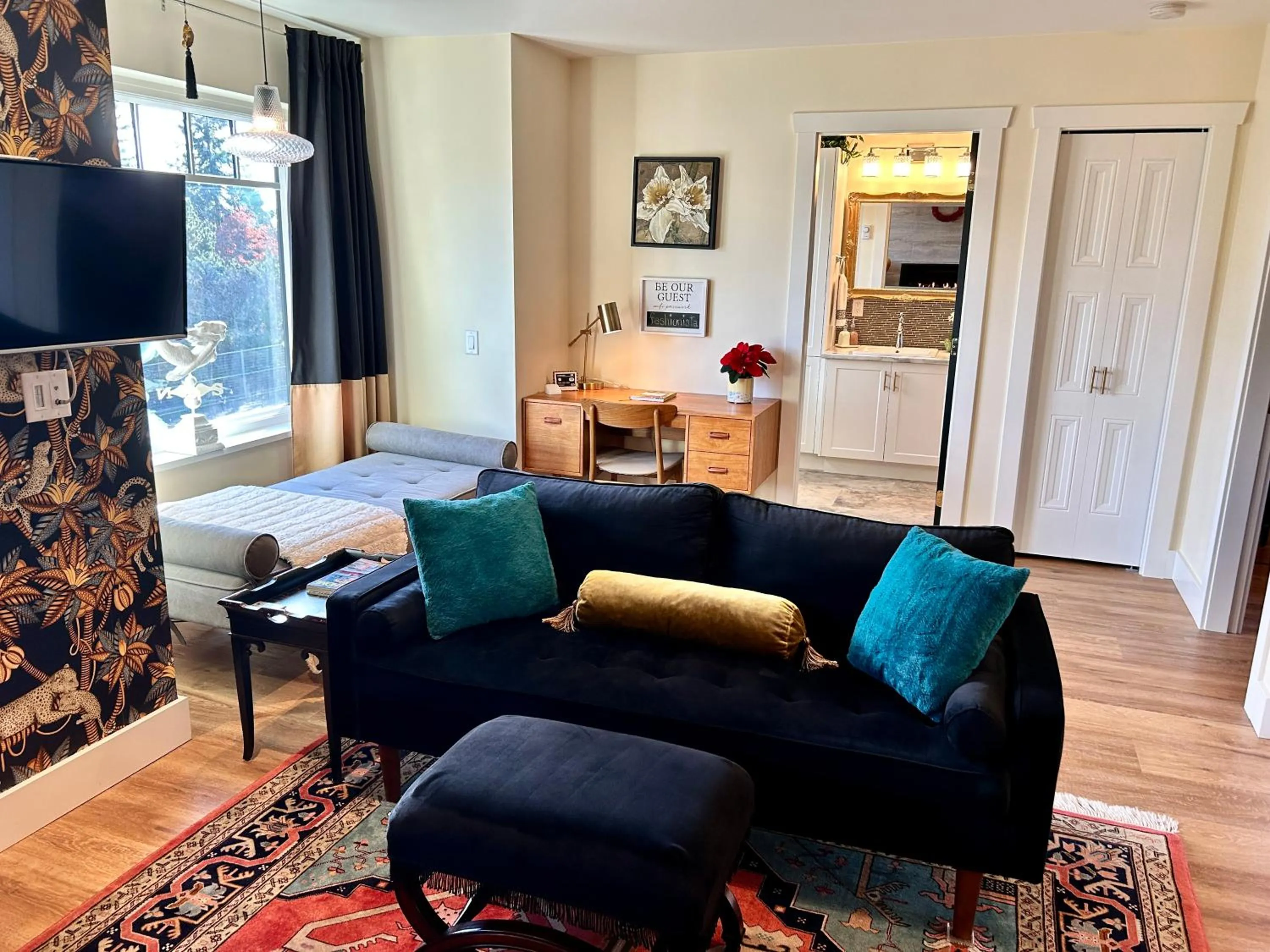 Living room in Seagull Studio Vacation Suite