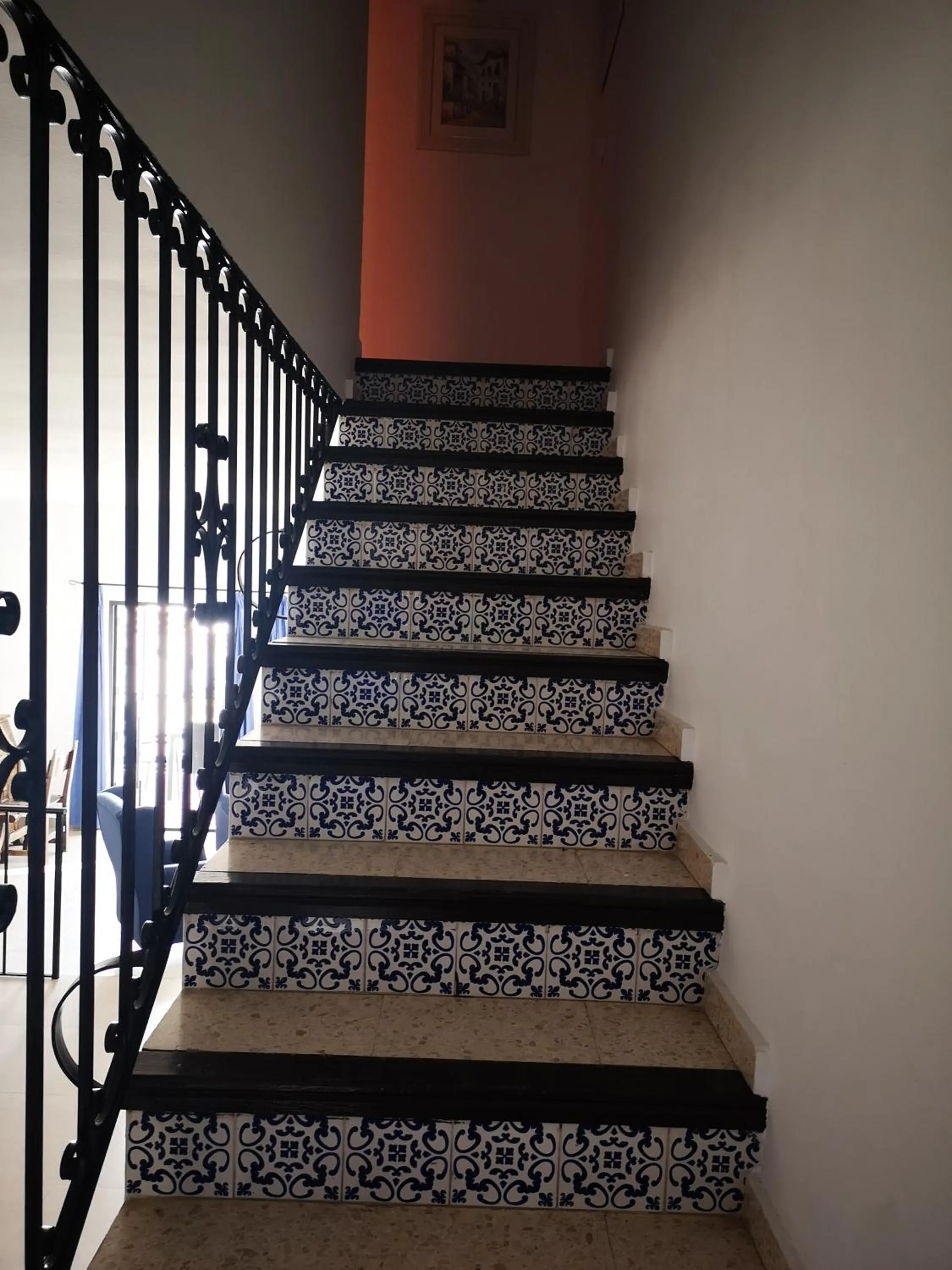 Photo of the whole room in El Capistrano