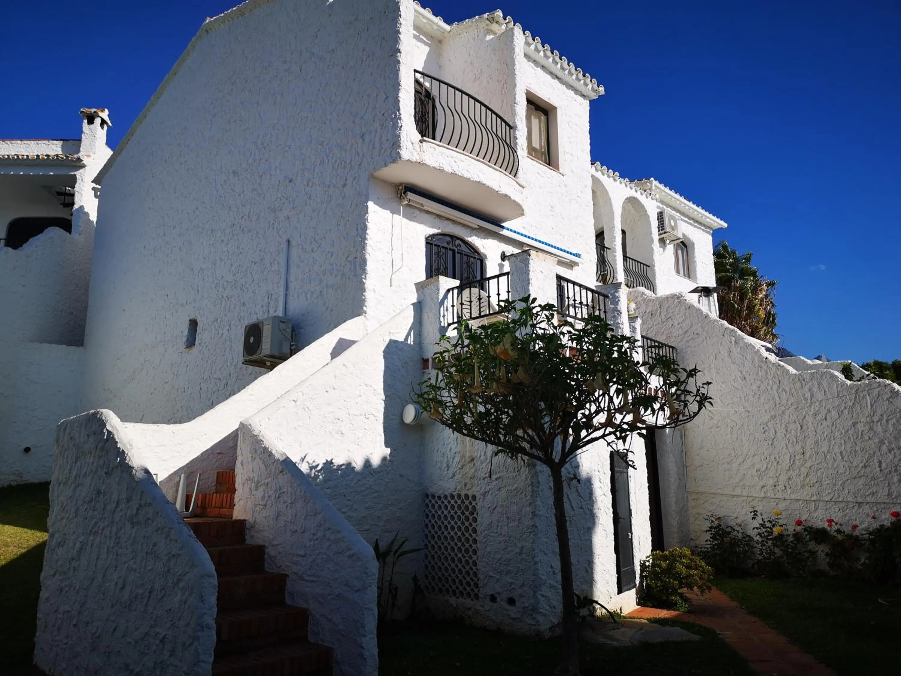Facade/entrance in El Capistrano