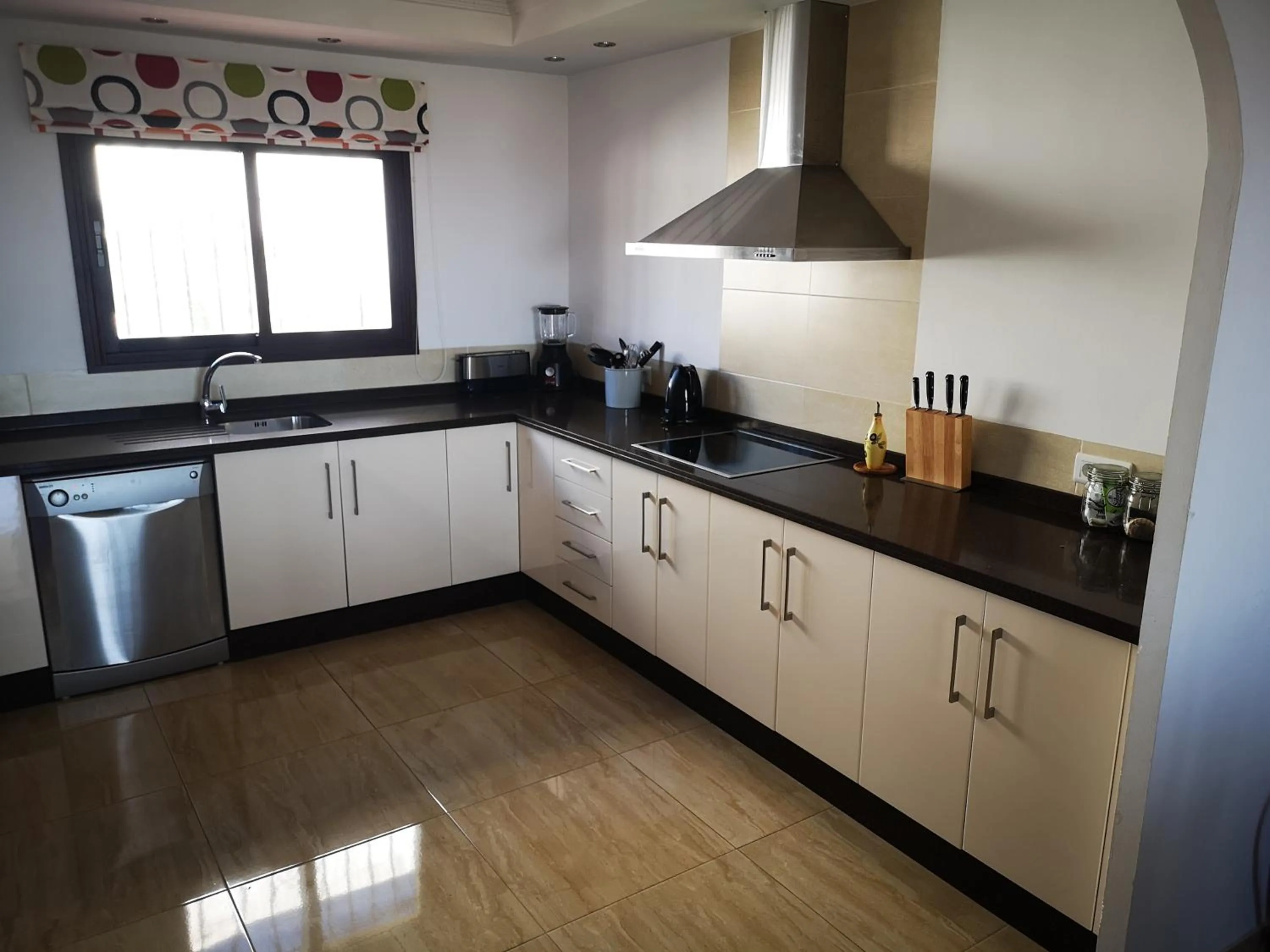 Kitchen or kitchenette in El Capistrano