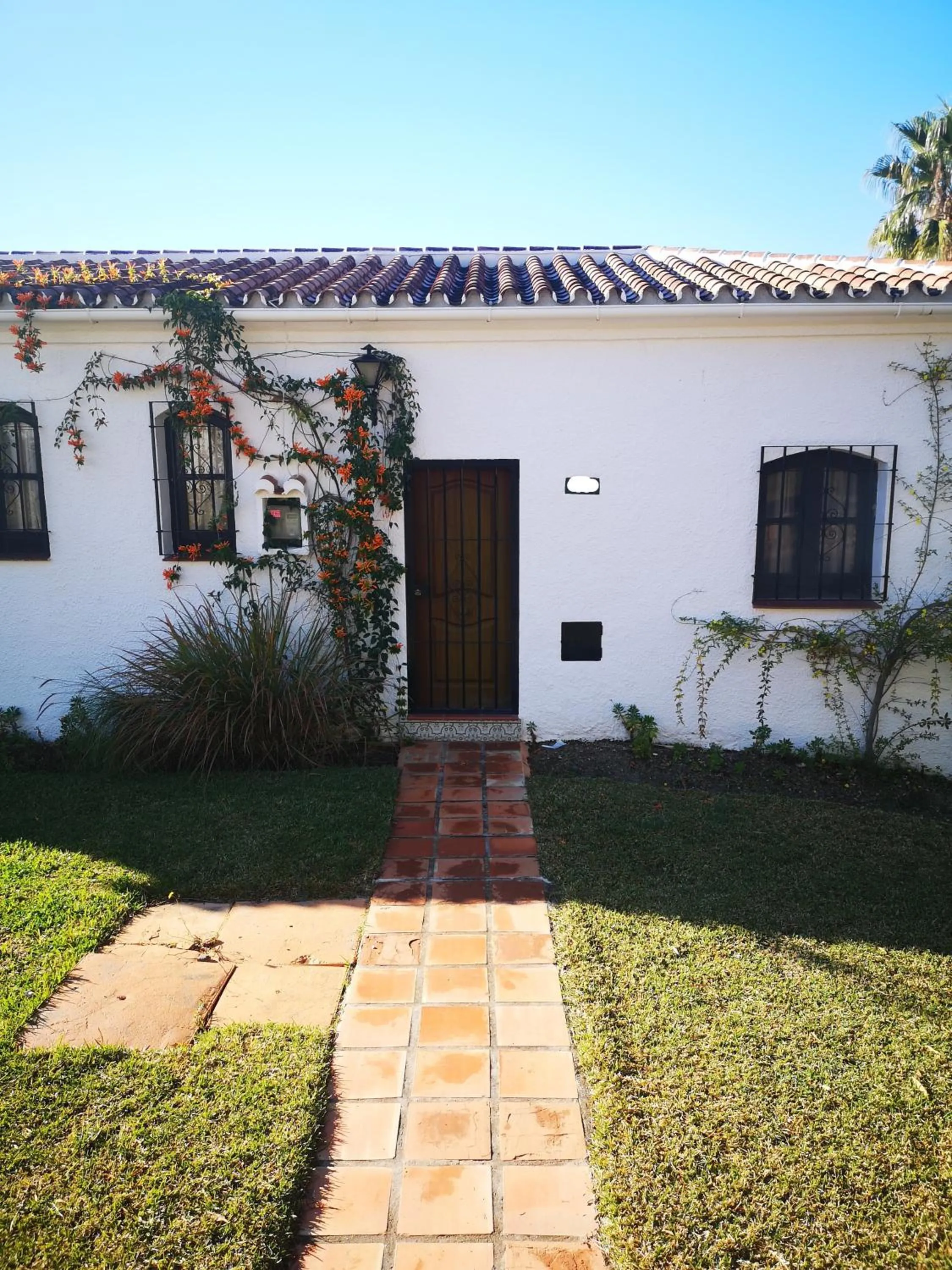 Facade/entrance in El Capistrano