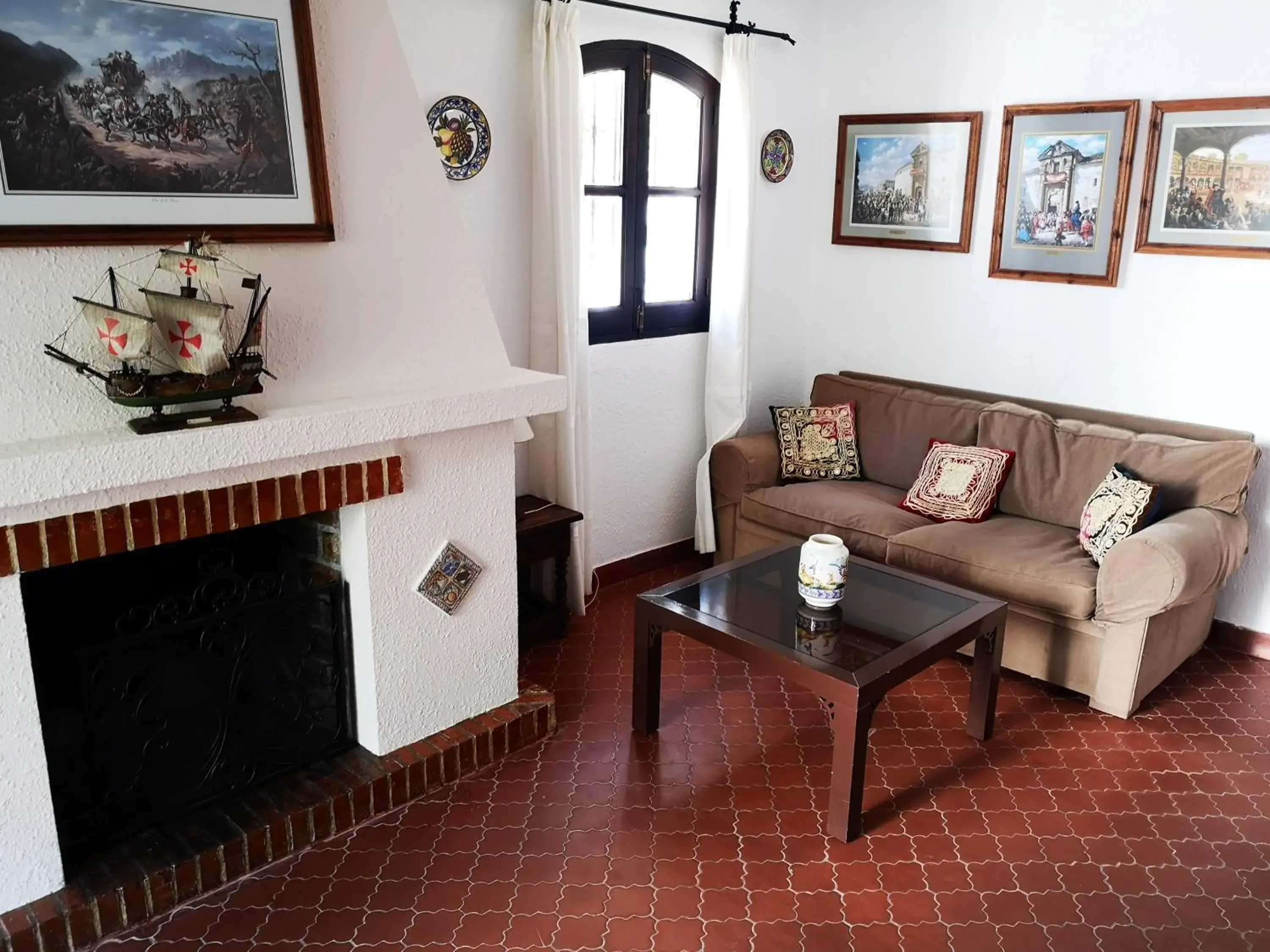 Three-Bedroom Villa in El Capistrano Three-Bedroom Villa in El Capistrano