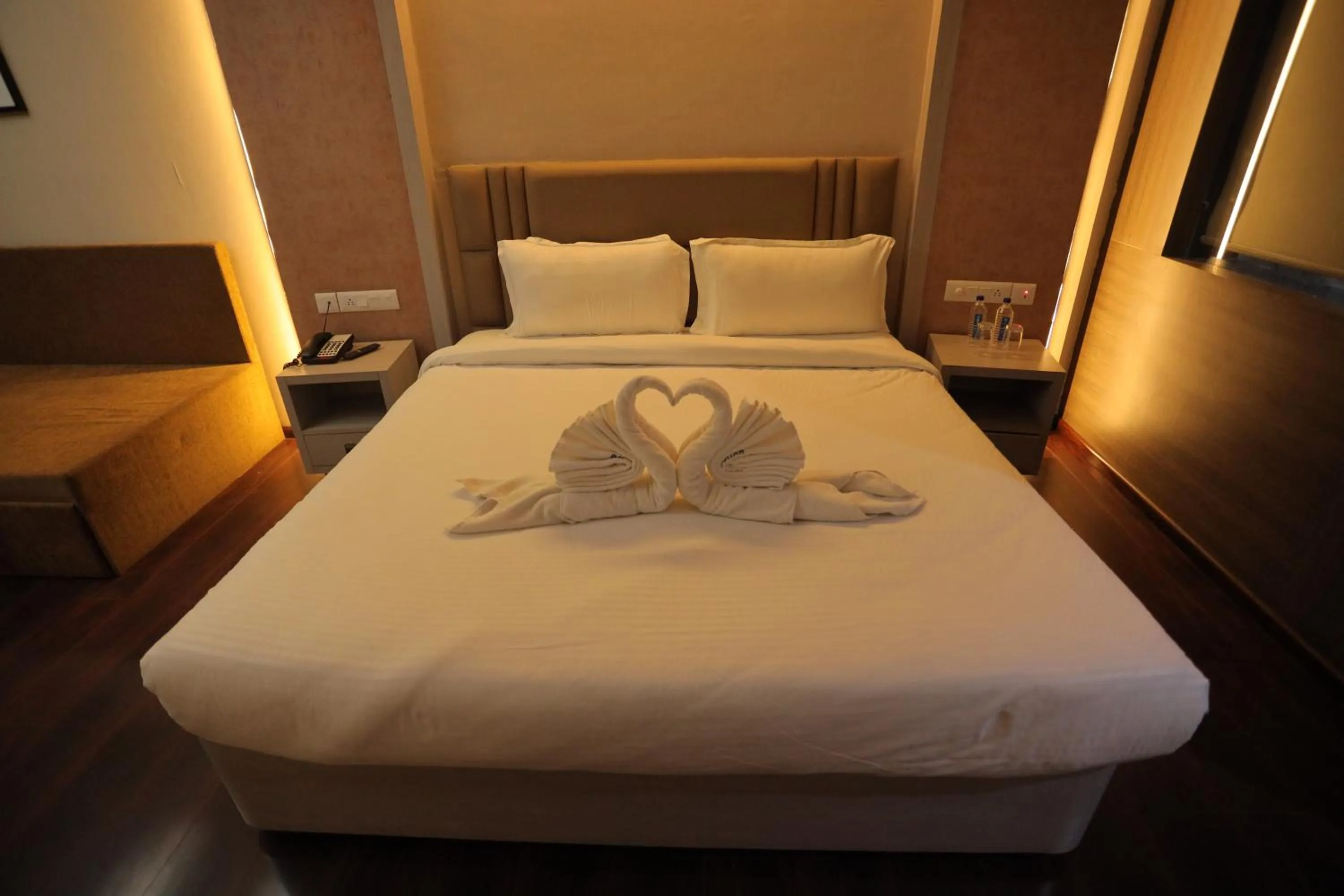 Bed in Ratnapriya hotel and resort