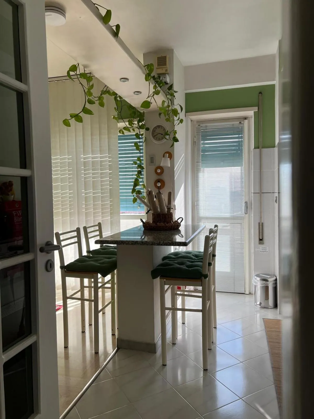 Kitchen or kitchenette in Appartamento CasaZeta luminoso e centralissimo