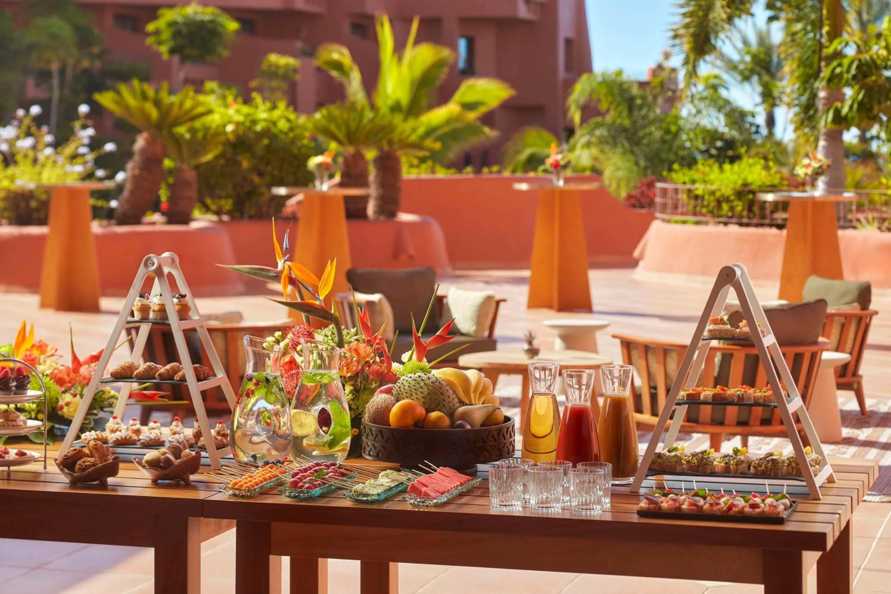 Food and drinks in Tivoli La Caleta Resort