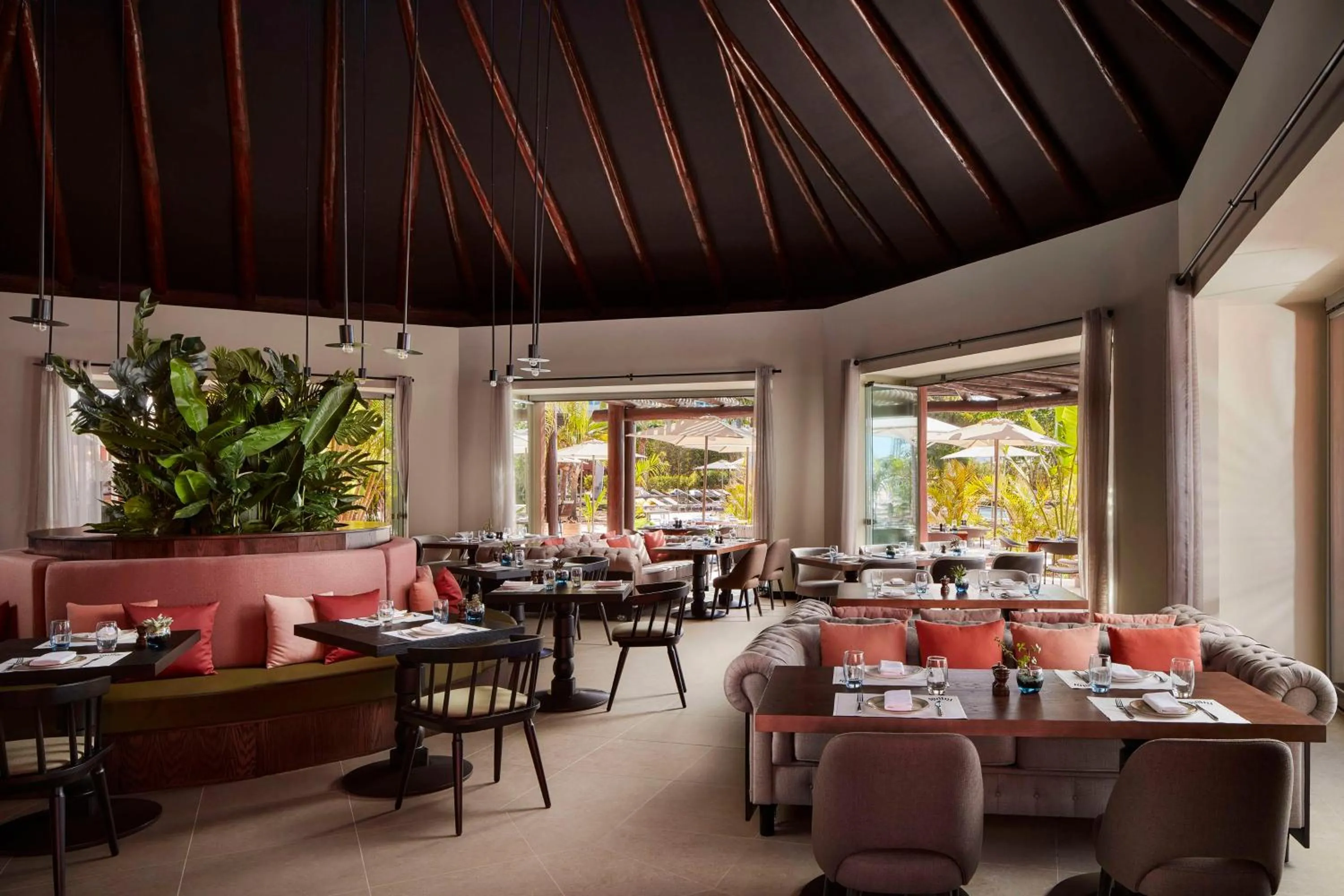 Restaurant/places to eat in Tivoli La Caleta Resort