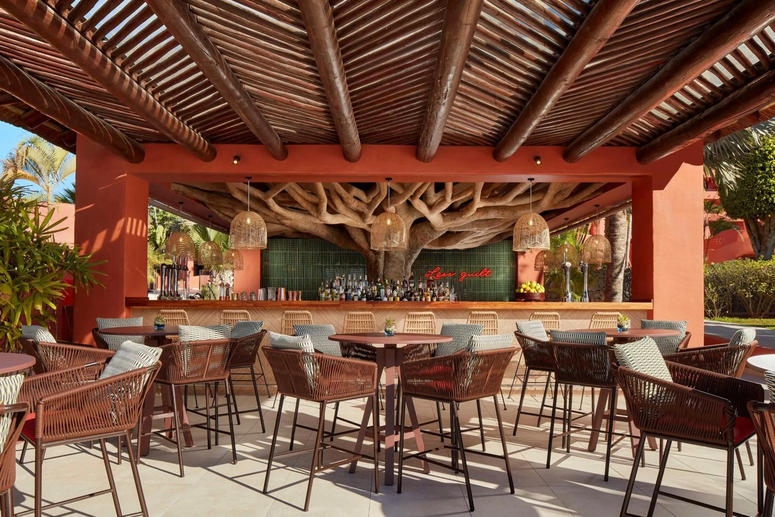 Lounge or bar in Tivoli La Caleta Resort