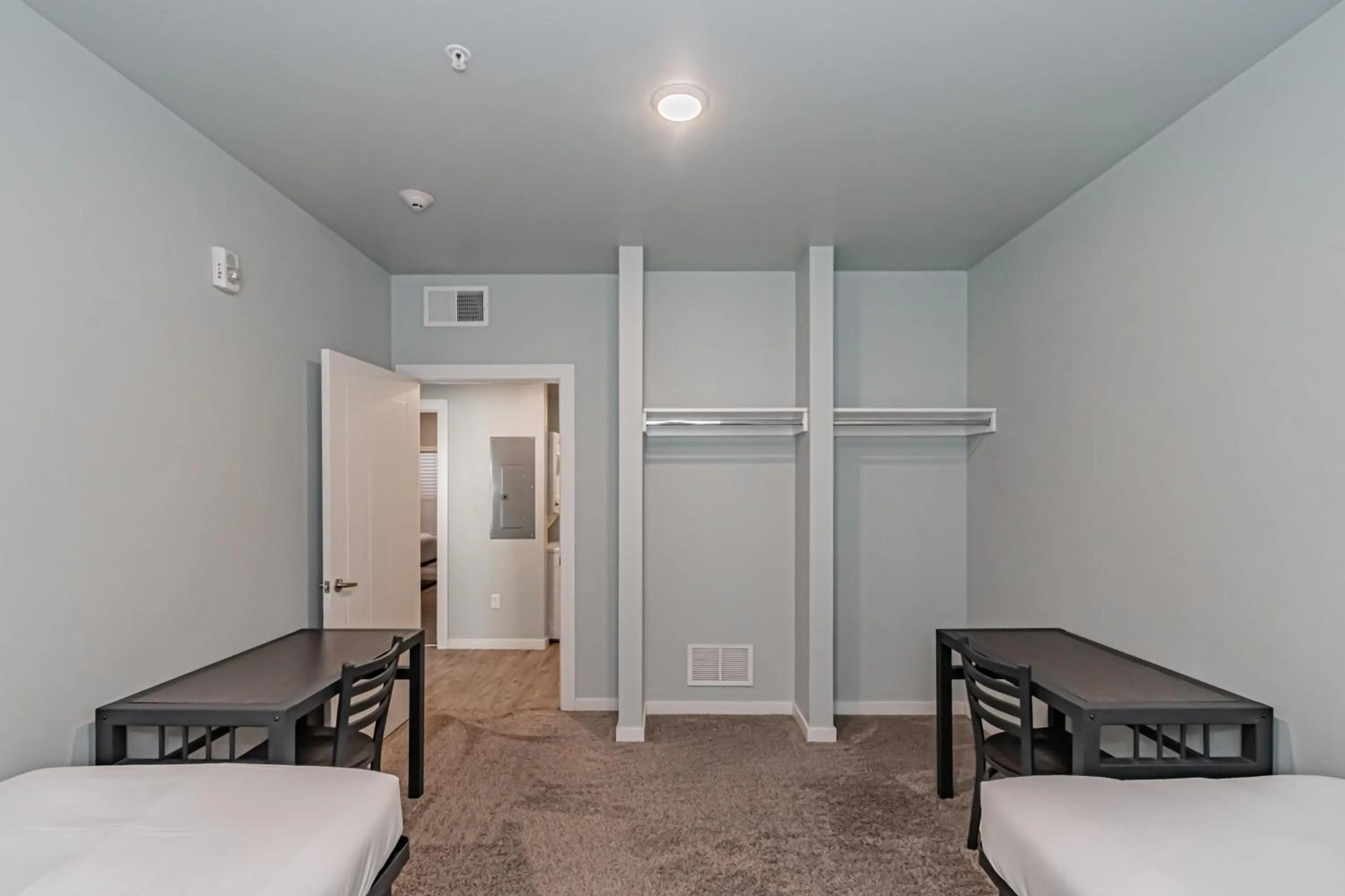 Bed in Bringham's Mill Apartments Perfect for Groups Full Kitchen Gym and Free Parking