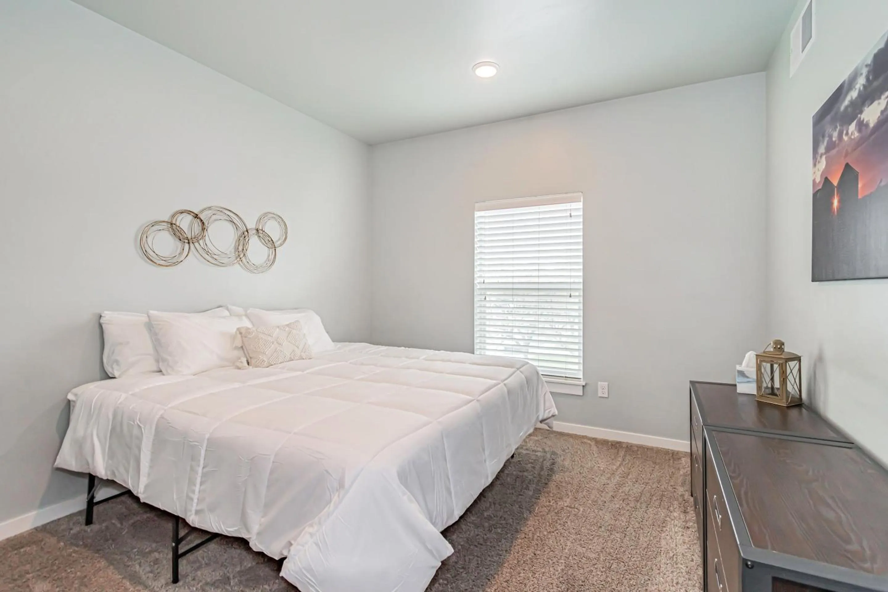 Bedroom, Bed in Bringham's Mill Apartments Perfect for Groups Full Kitchen Gym and Free Parking