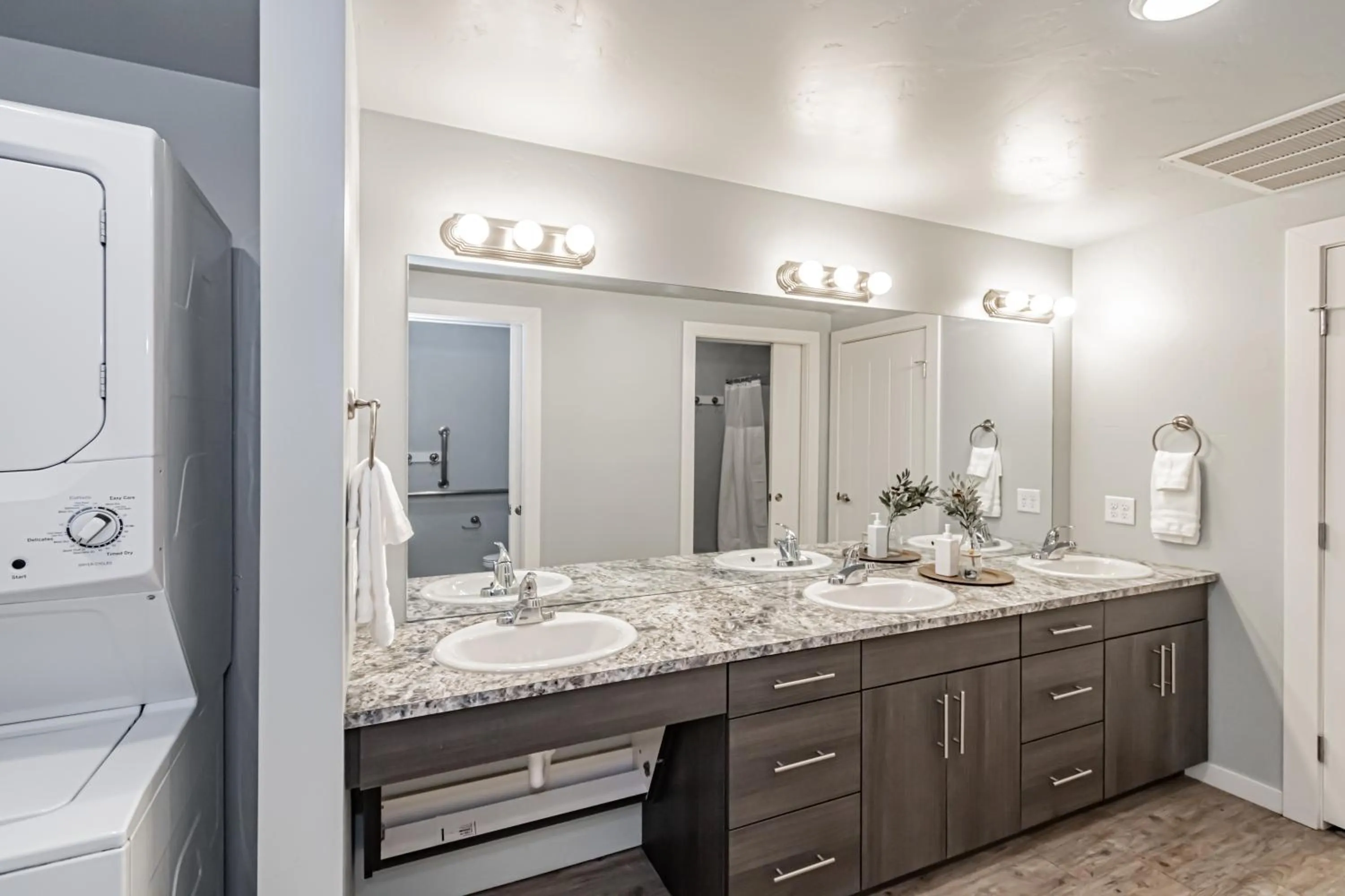 Bathroom in Bringham's Mill Apartments Perfect for Groups Full Kitchen Gym and Free Parking