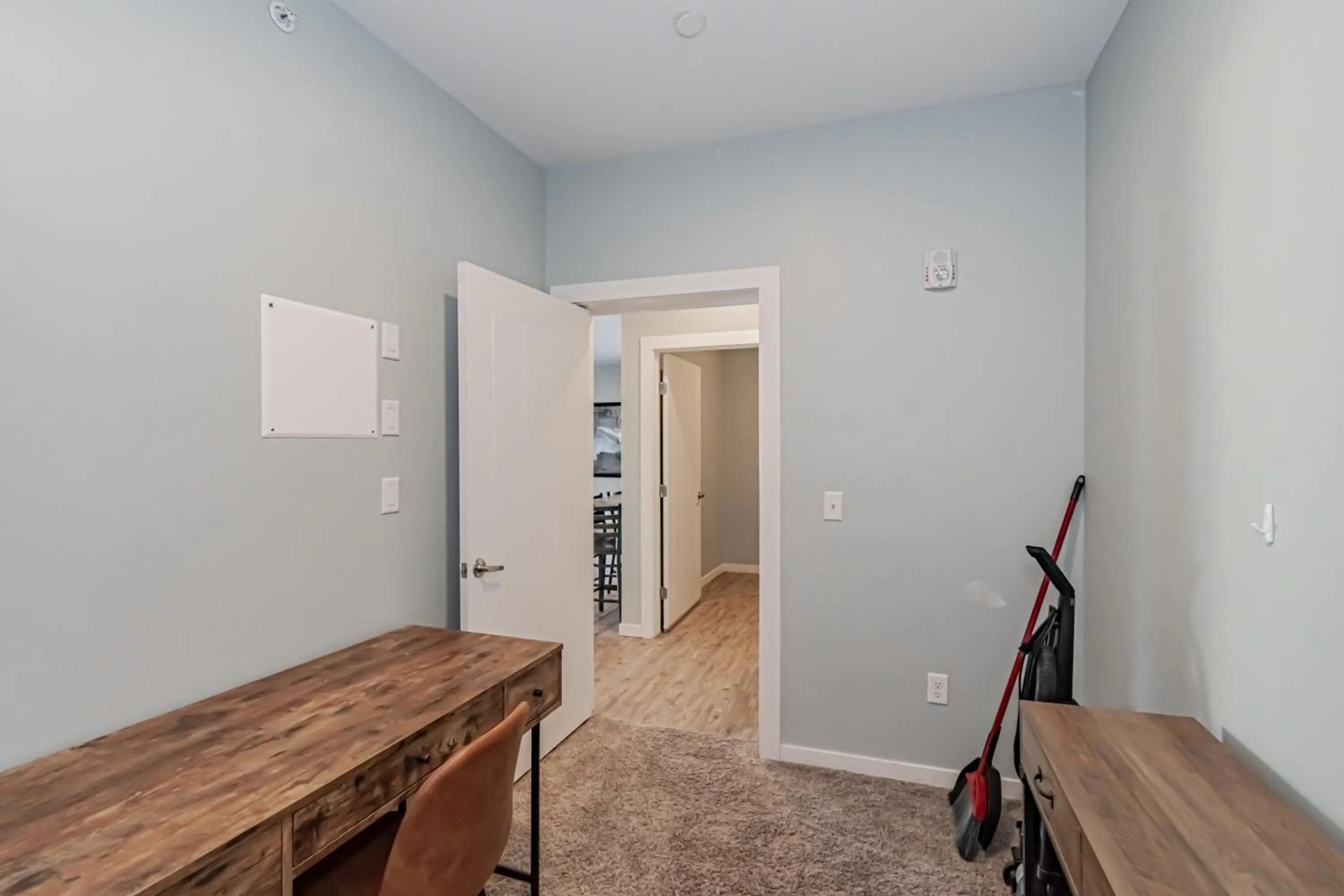 Seating area in Bringham's Mill Apartments Perfect for Groups Full Kitchen Gym and Free Parking