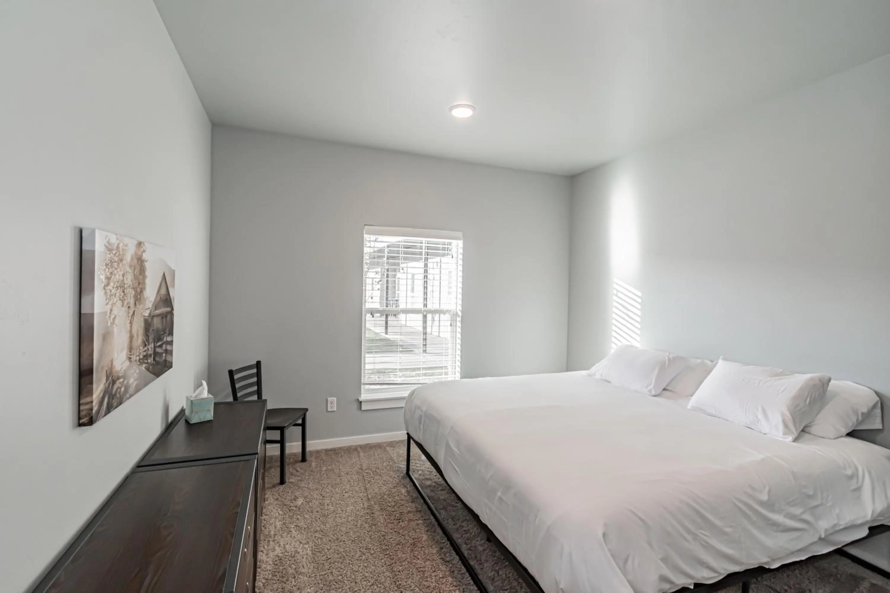 Bedroom, Bed in Bringham's Mill Apartments Perfect for Groups Full Kitchen Gym and Free Parking