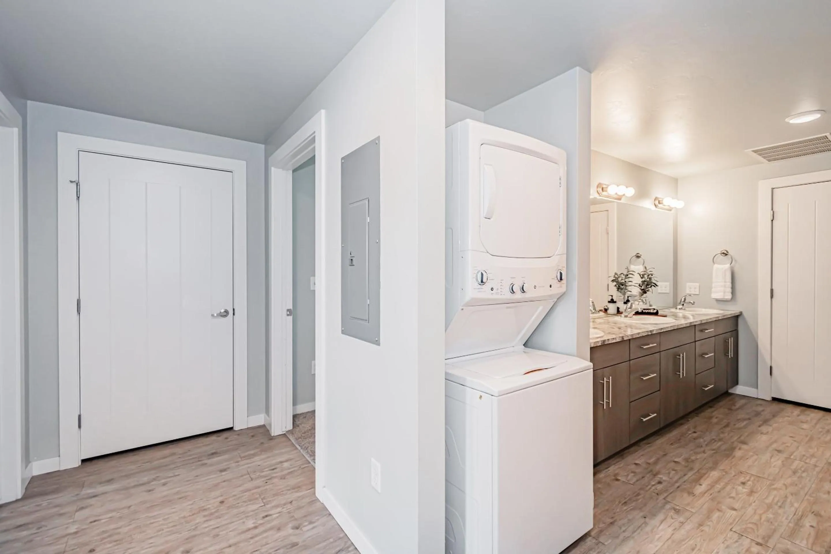 laundry in Bringham's Mill Apartments Perfect for Groups Full Kitchen Gym and Free Parking