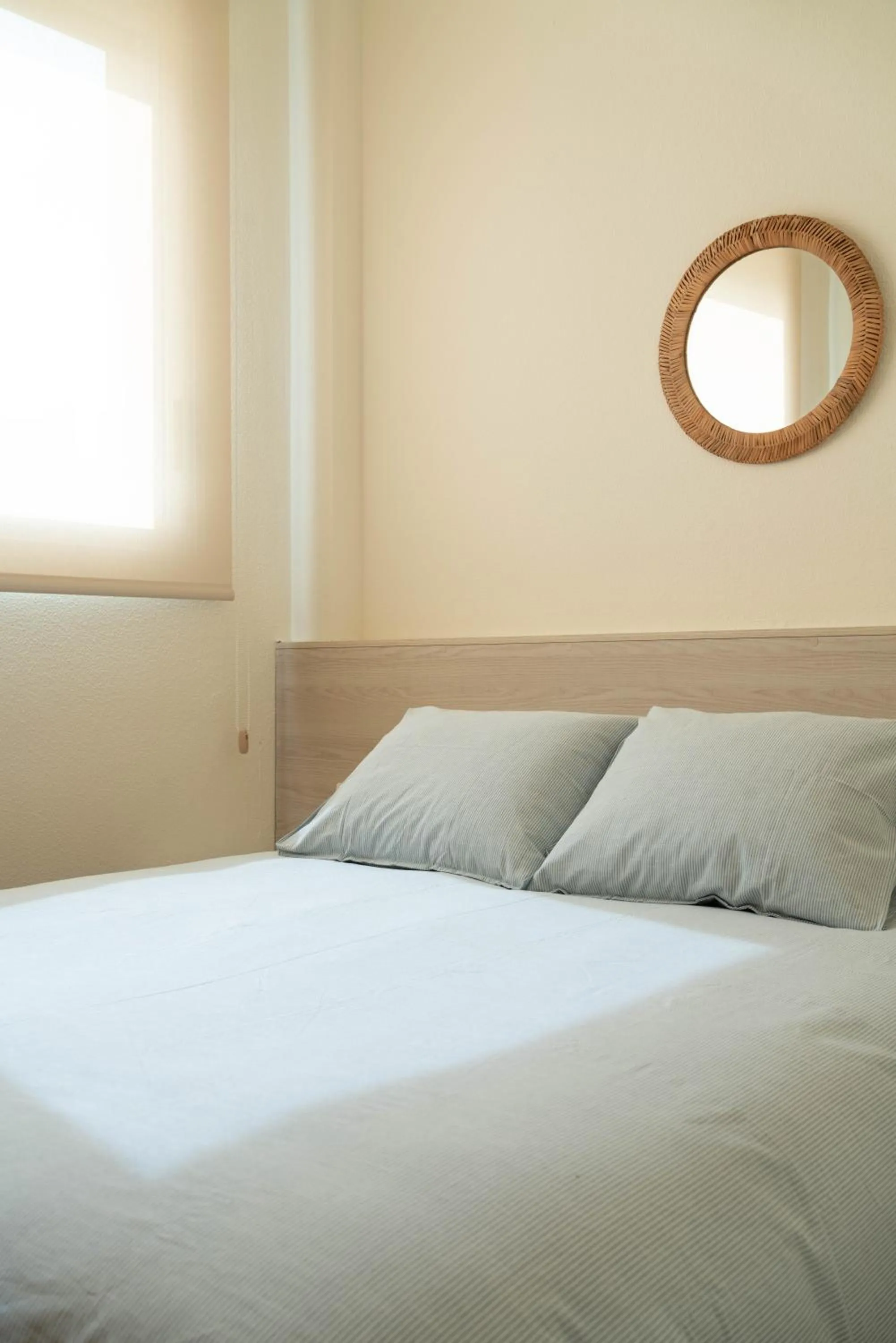 Bed in Apartamentos GO - Génova Parquesol - Parking Gratuito-Zona libre de bajas emisiones