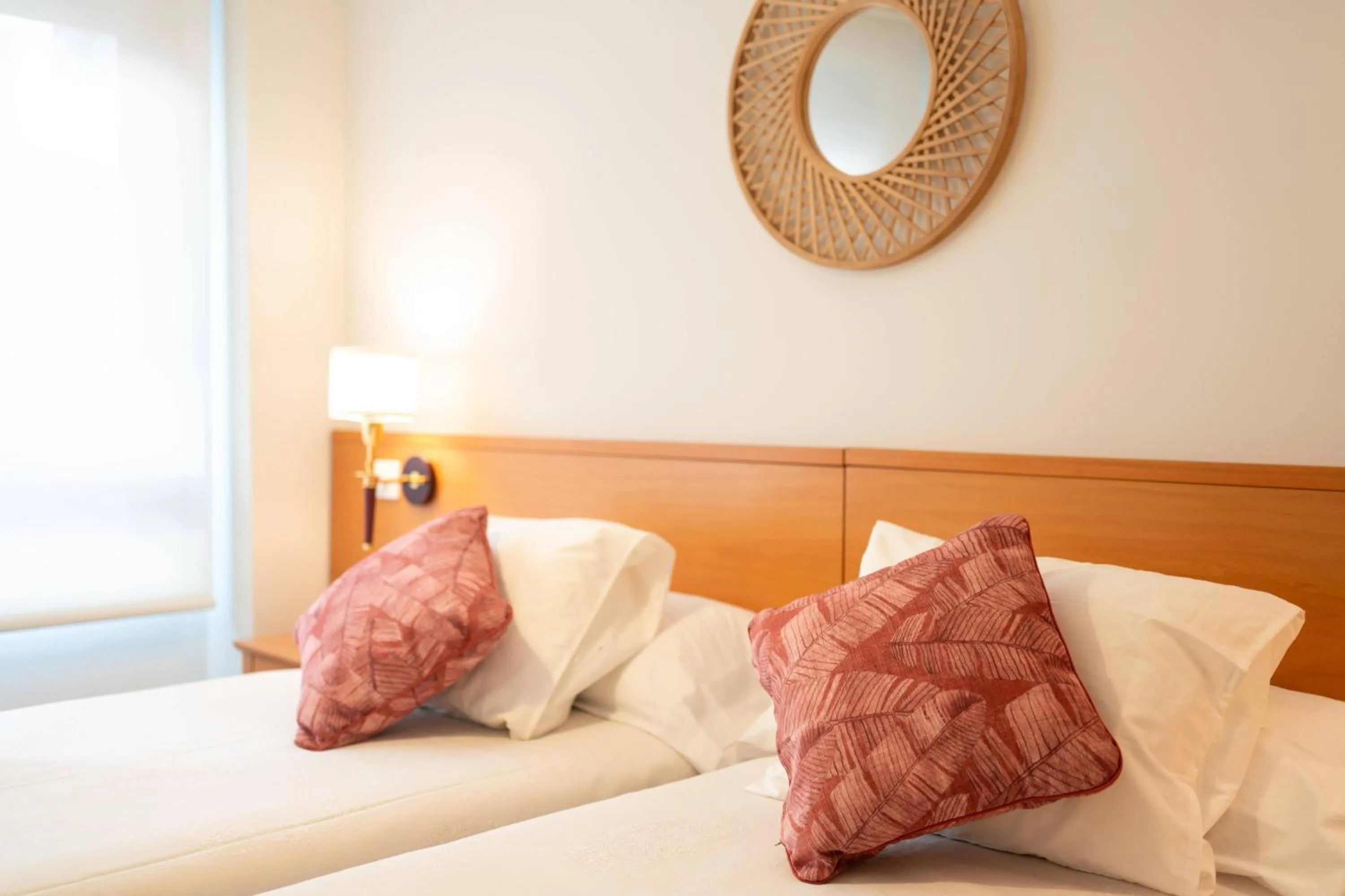 Bed in Apartamentos GO - Génova Parquesol - Parking Gratuito-Zona libre de bajas emisiones