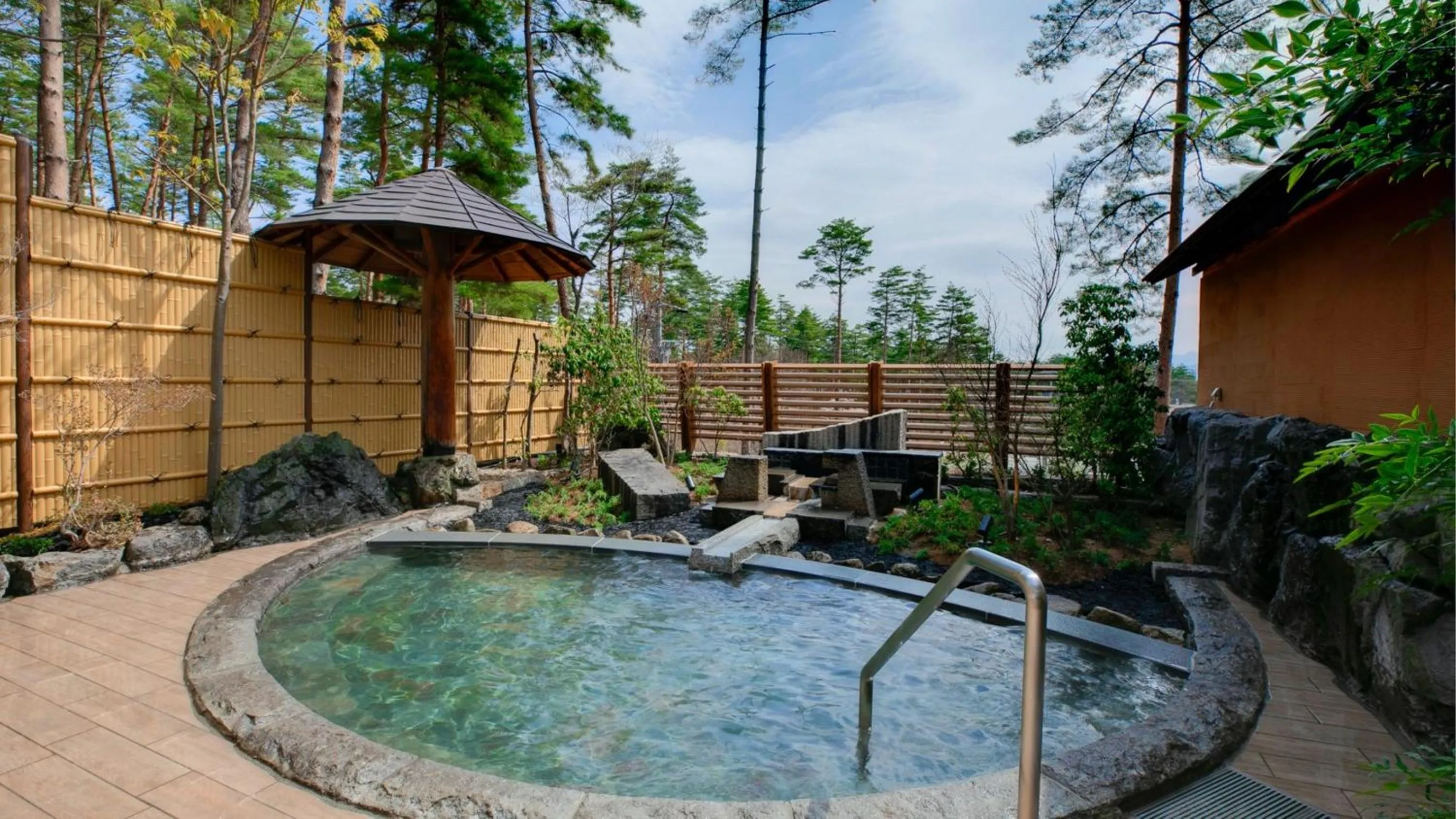 Hot Spring Bath in Kyukamura Retreat-Azumino-Hotel