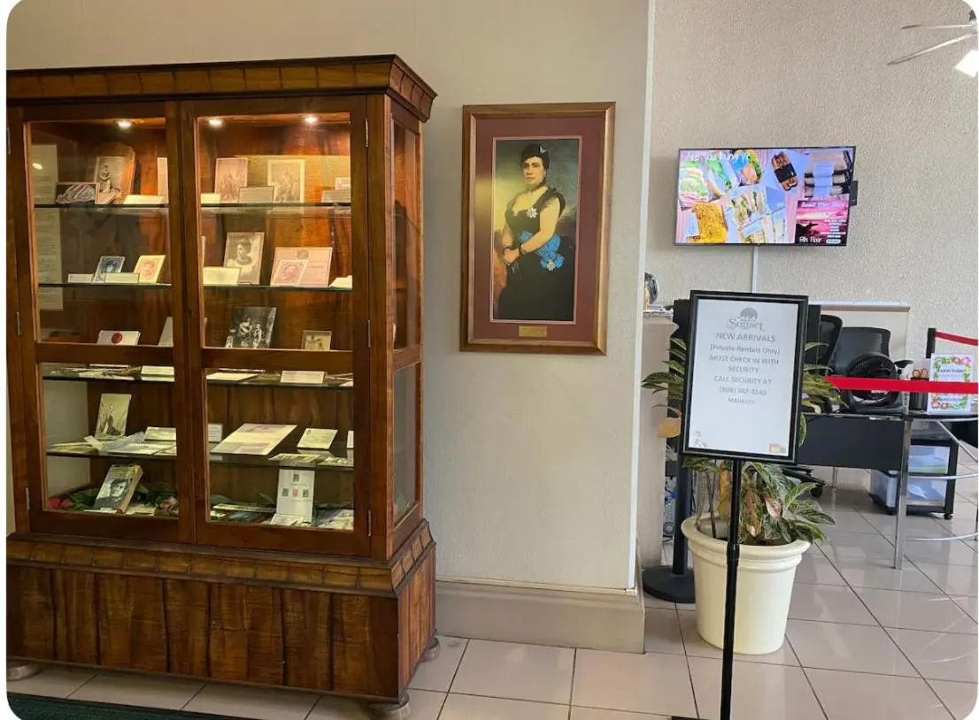 Newly renovated luxury, modern style Waikiki Sunset Hotel Ocean view Freeparking