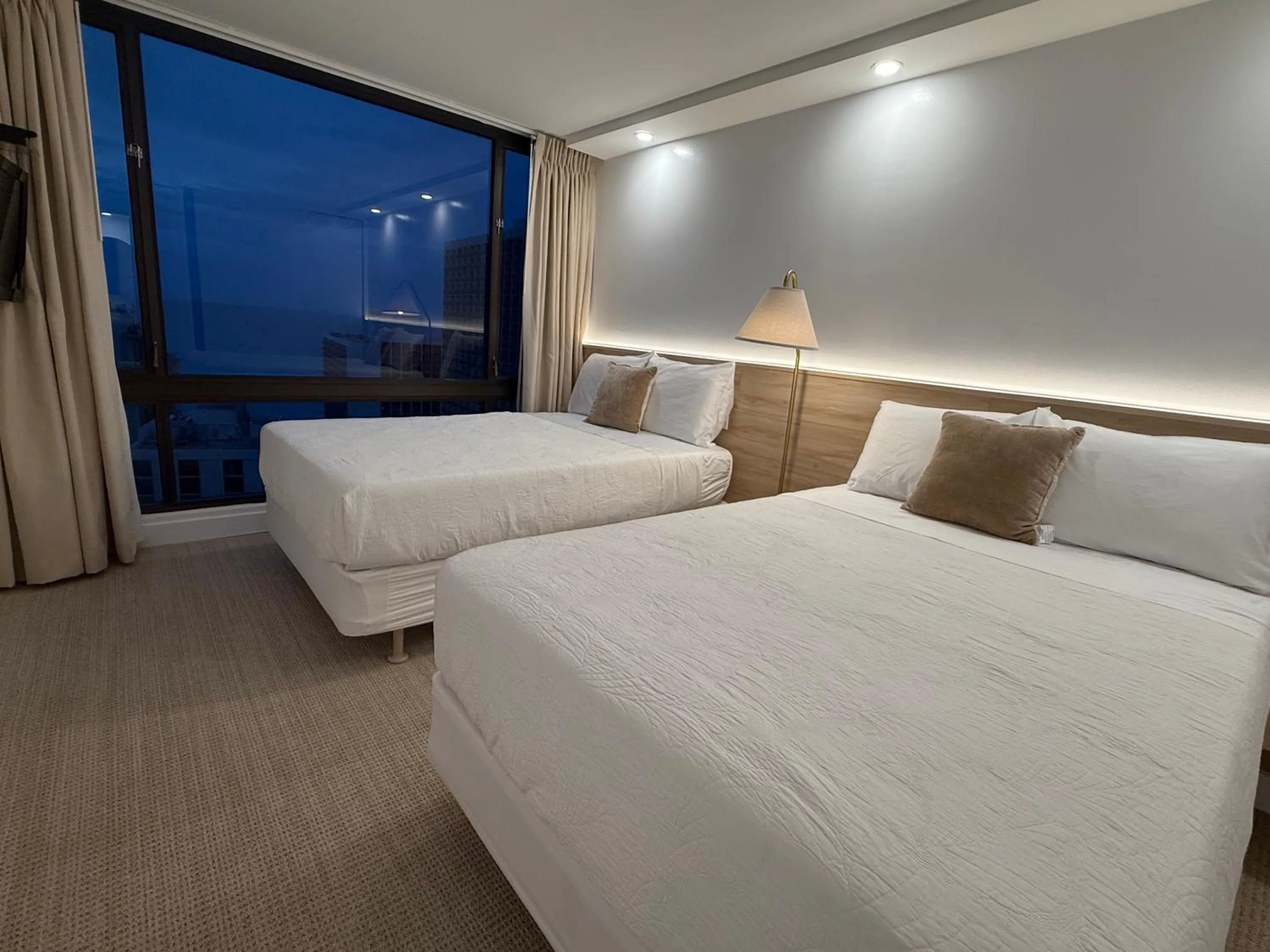 Bed in Newly renovated luxury, modern style Waikiki Sunset Hotel Ocean view Freeparking