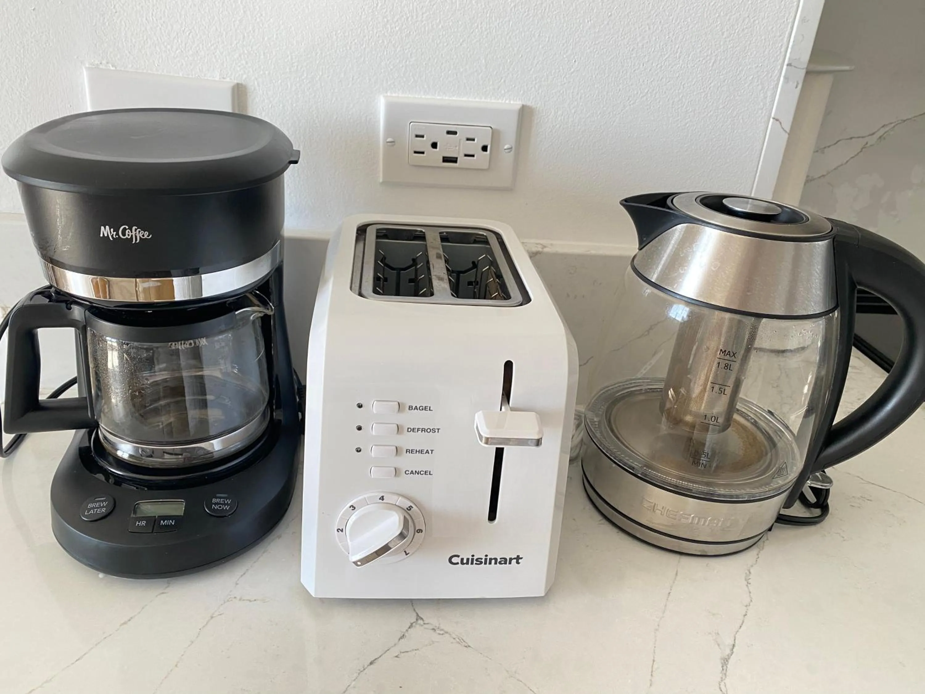 Newly renovated luxury, modern style Waikiki Sunset Hotel Ocean view Freeparking