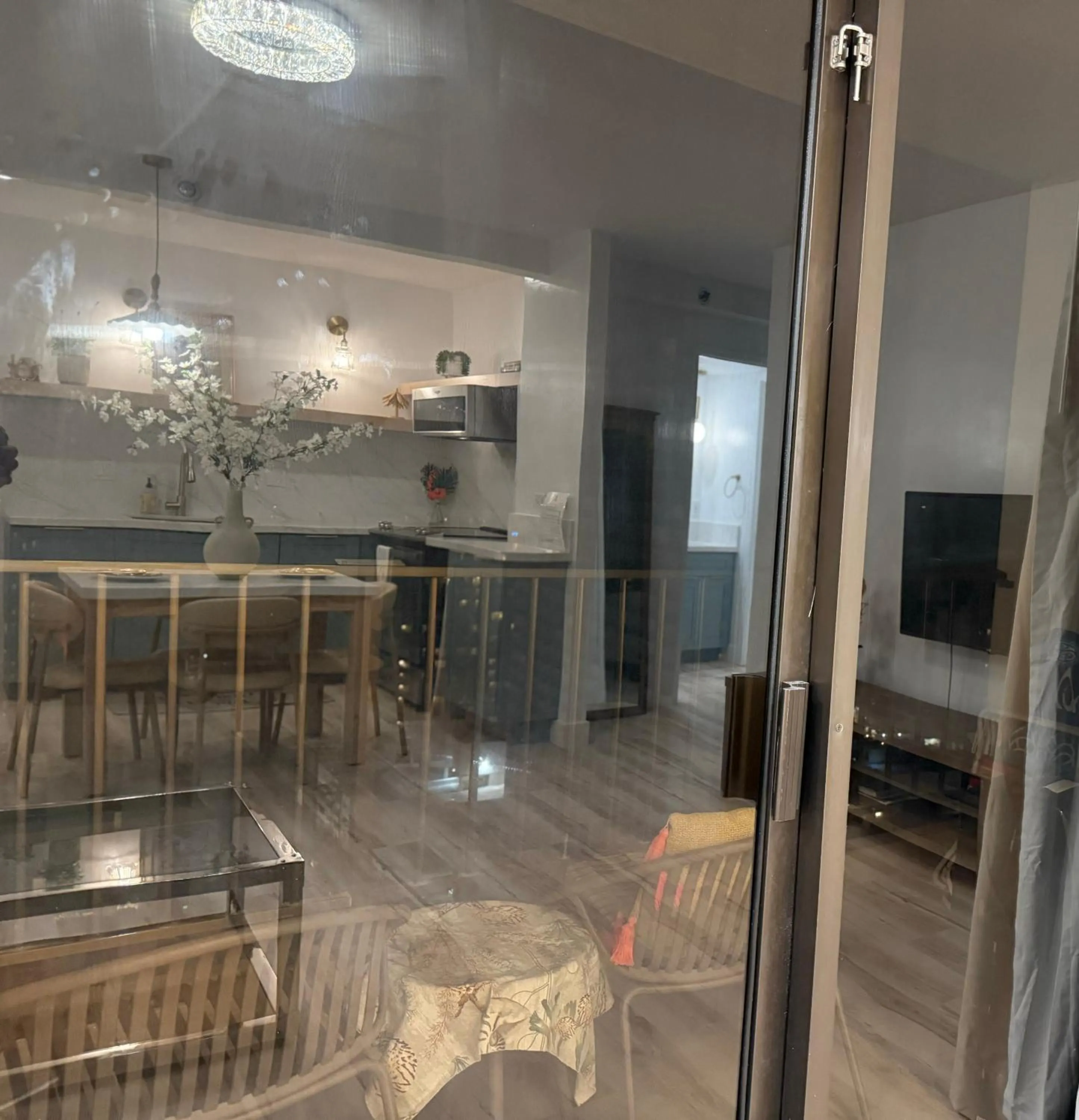 Newly renovated luxury, modern style Waikiki Sunset Hotel Ocean view Freeparking